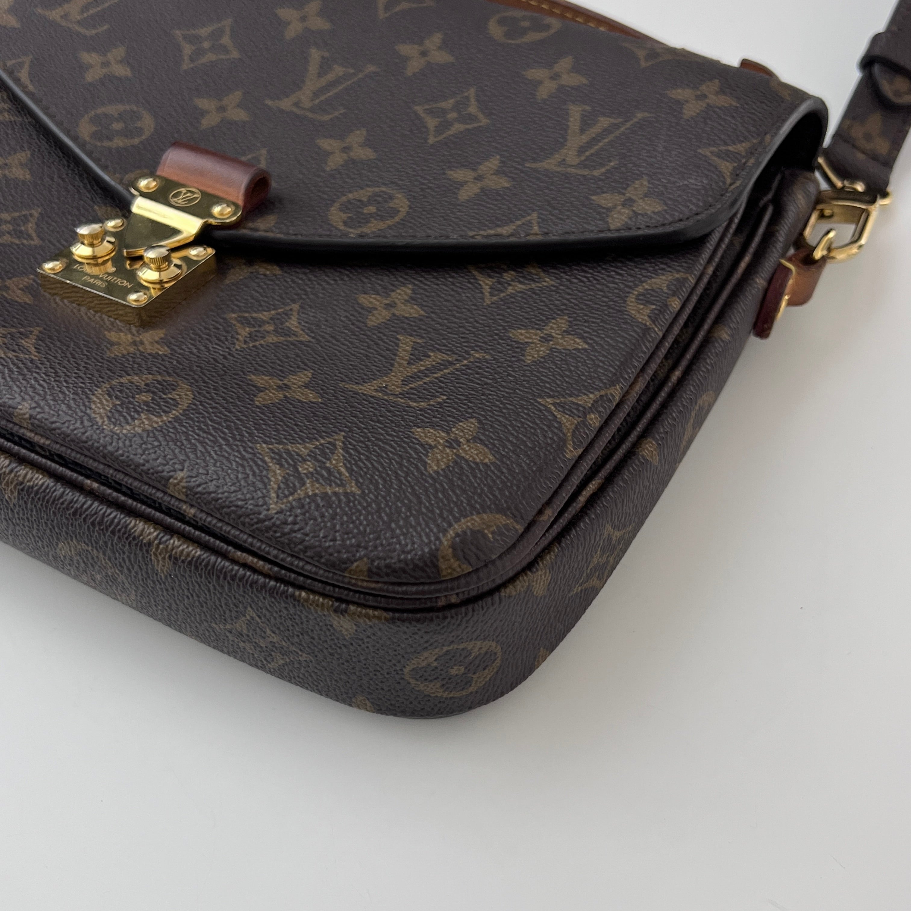 Sac à main LOUIS VUITTON Metis toile et cuir marron