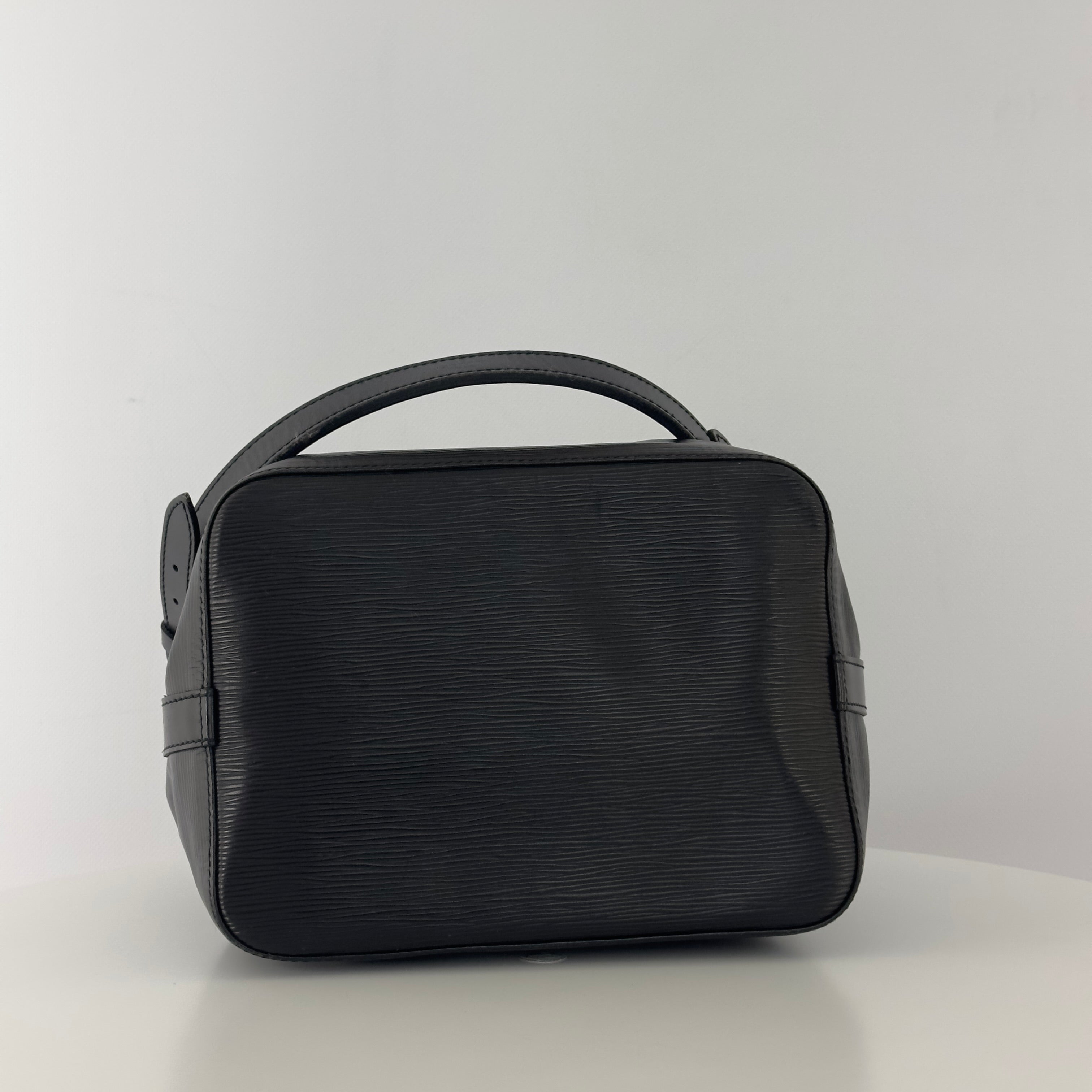 Sac à main LOUIS VUITTON Noé Petit cuir épi noir