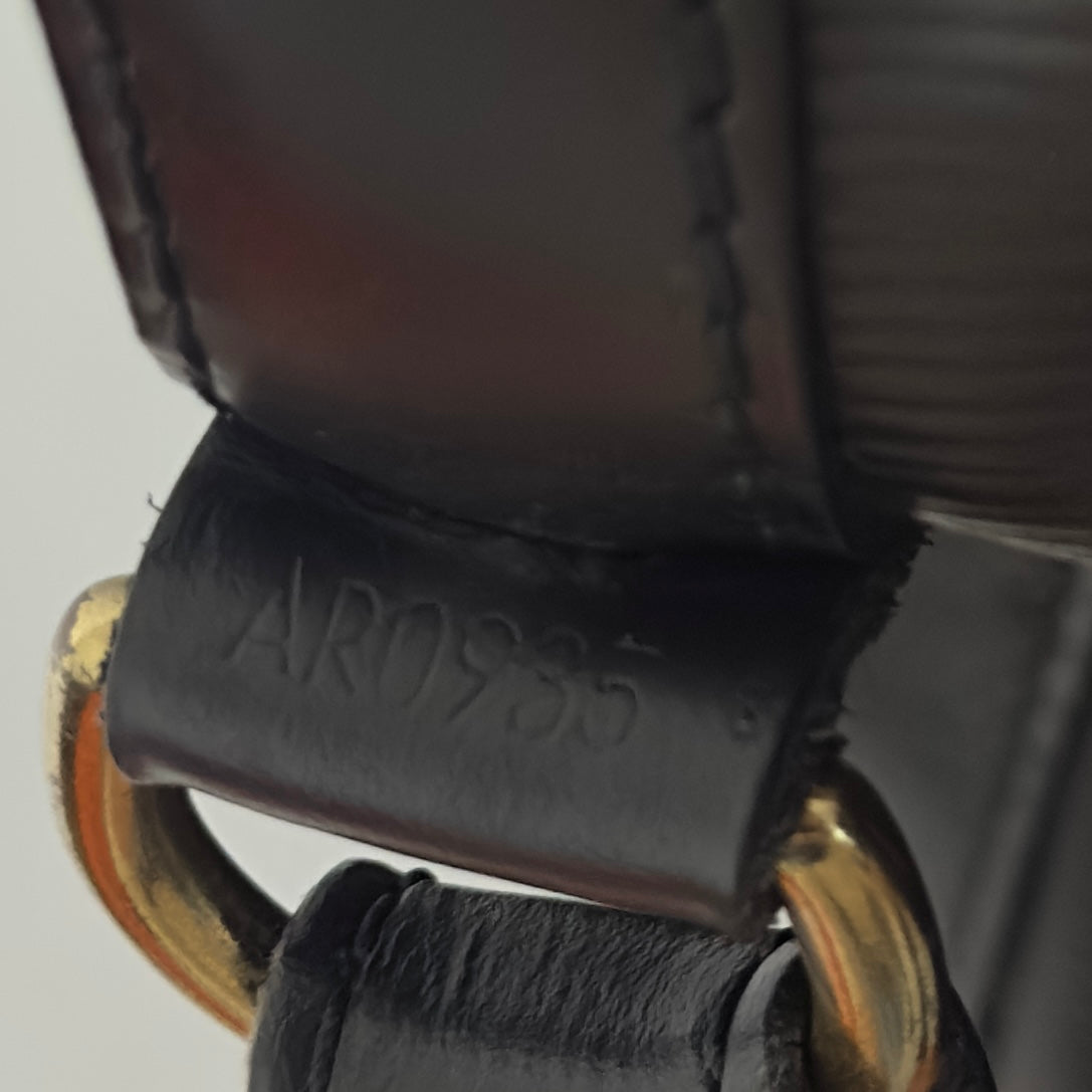 Sac à main LOUIS VUITTON Noé Petit cuir épi noir