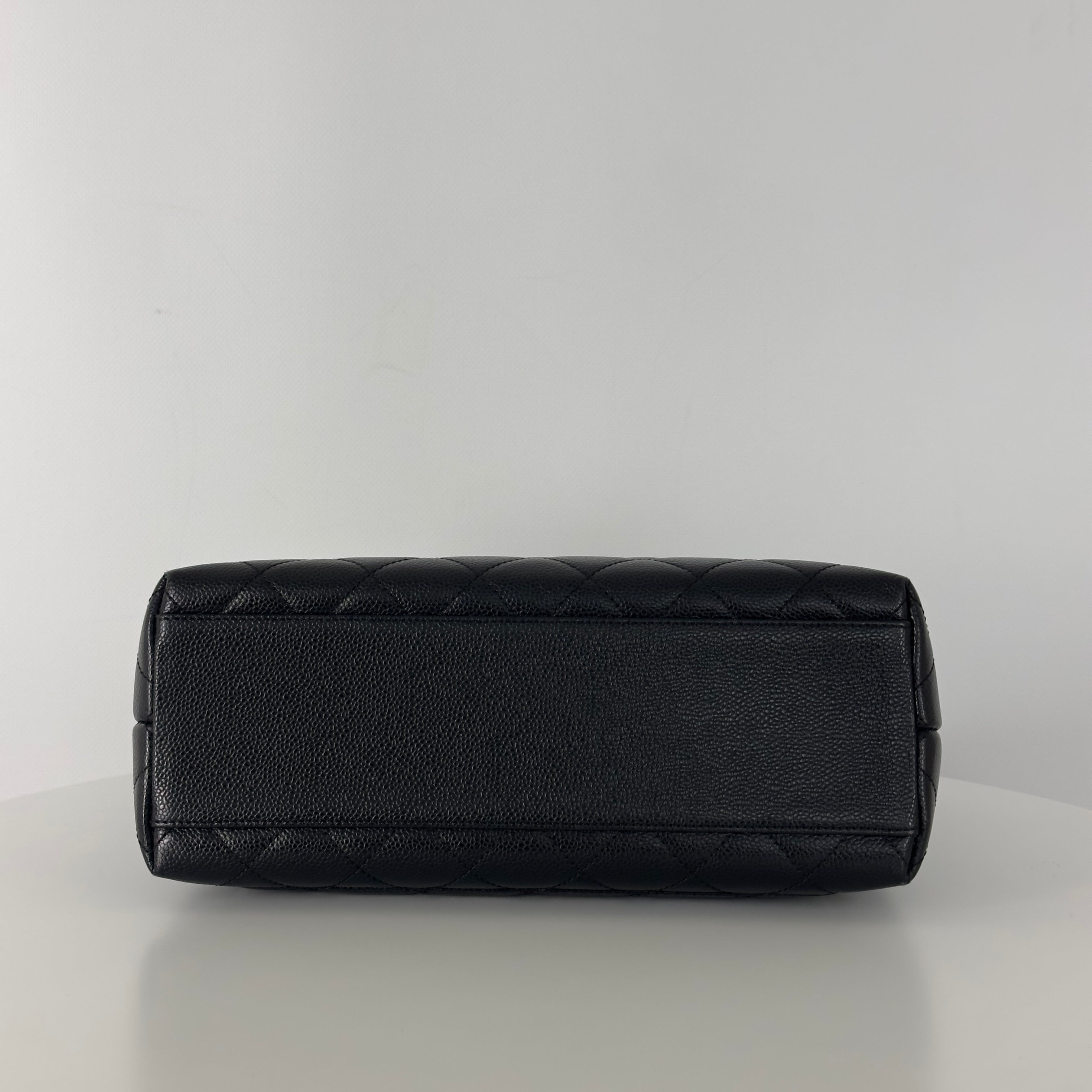 Sac à main CHANEL Coco Handle cuir caviar noir