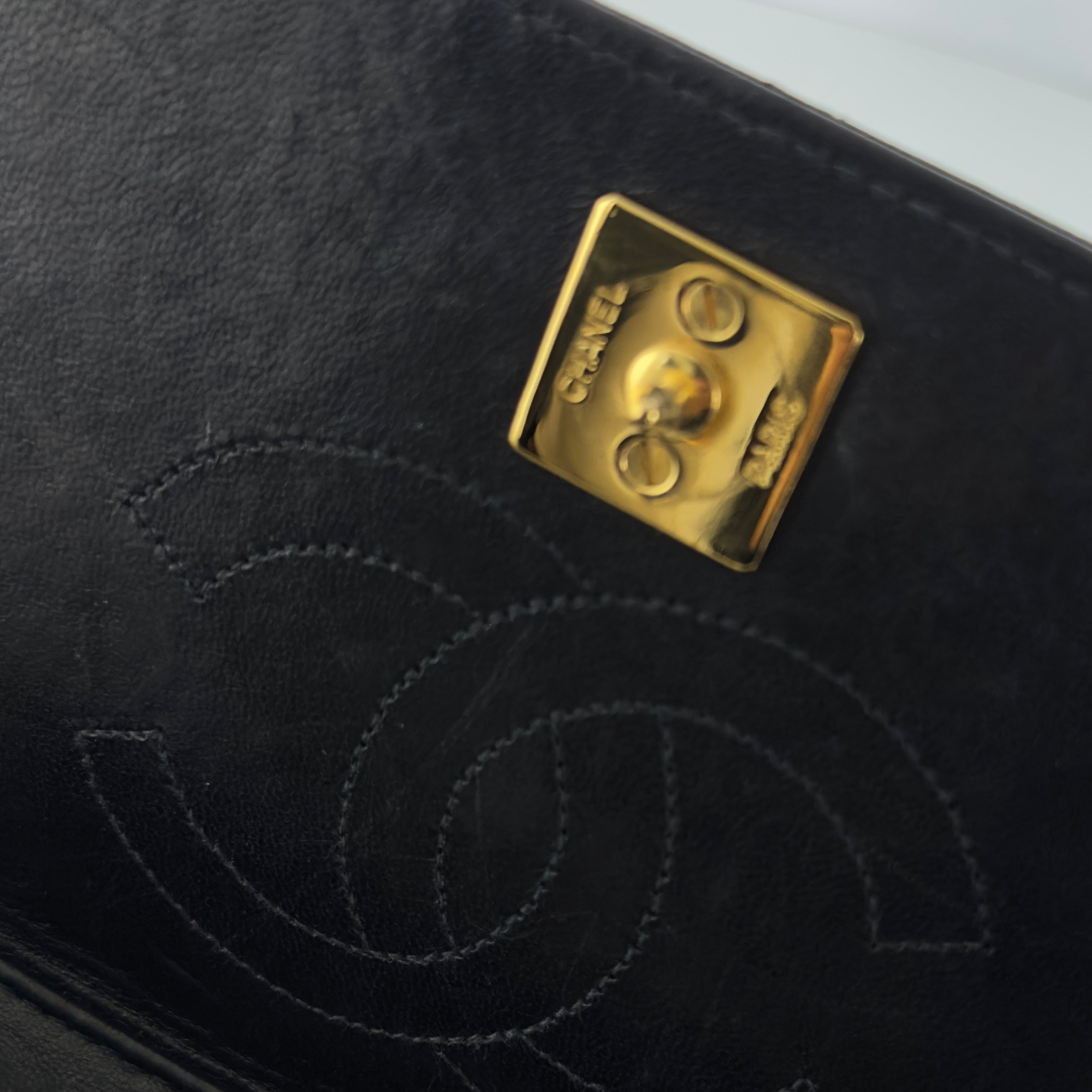 Sac à main CHANEL Timeless WOC Mini cuir d'agneau noir