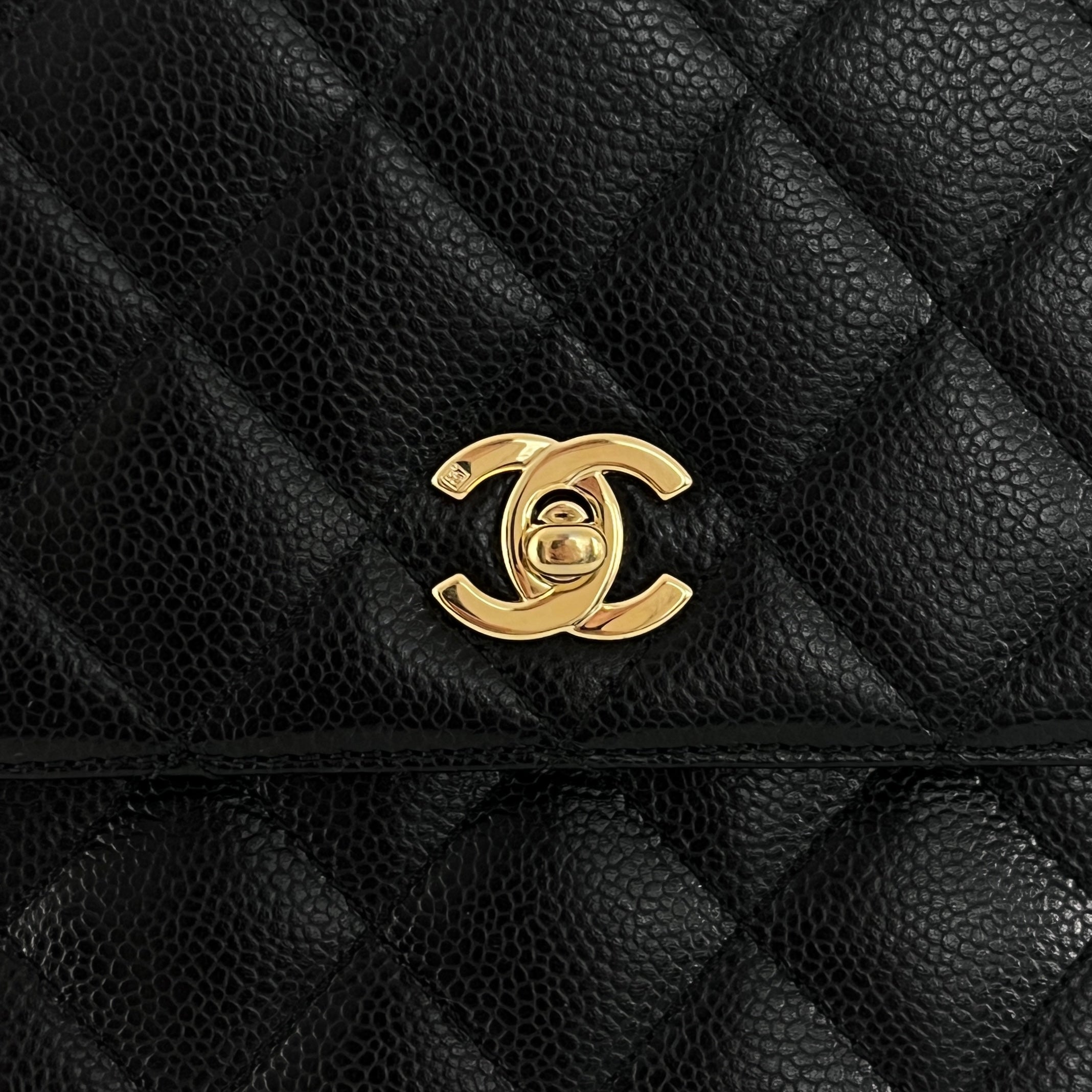 Sac à main CHANEL Coco Handle cuir caviar noir