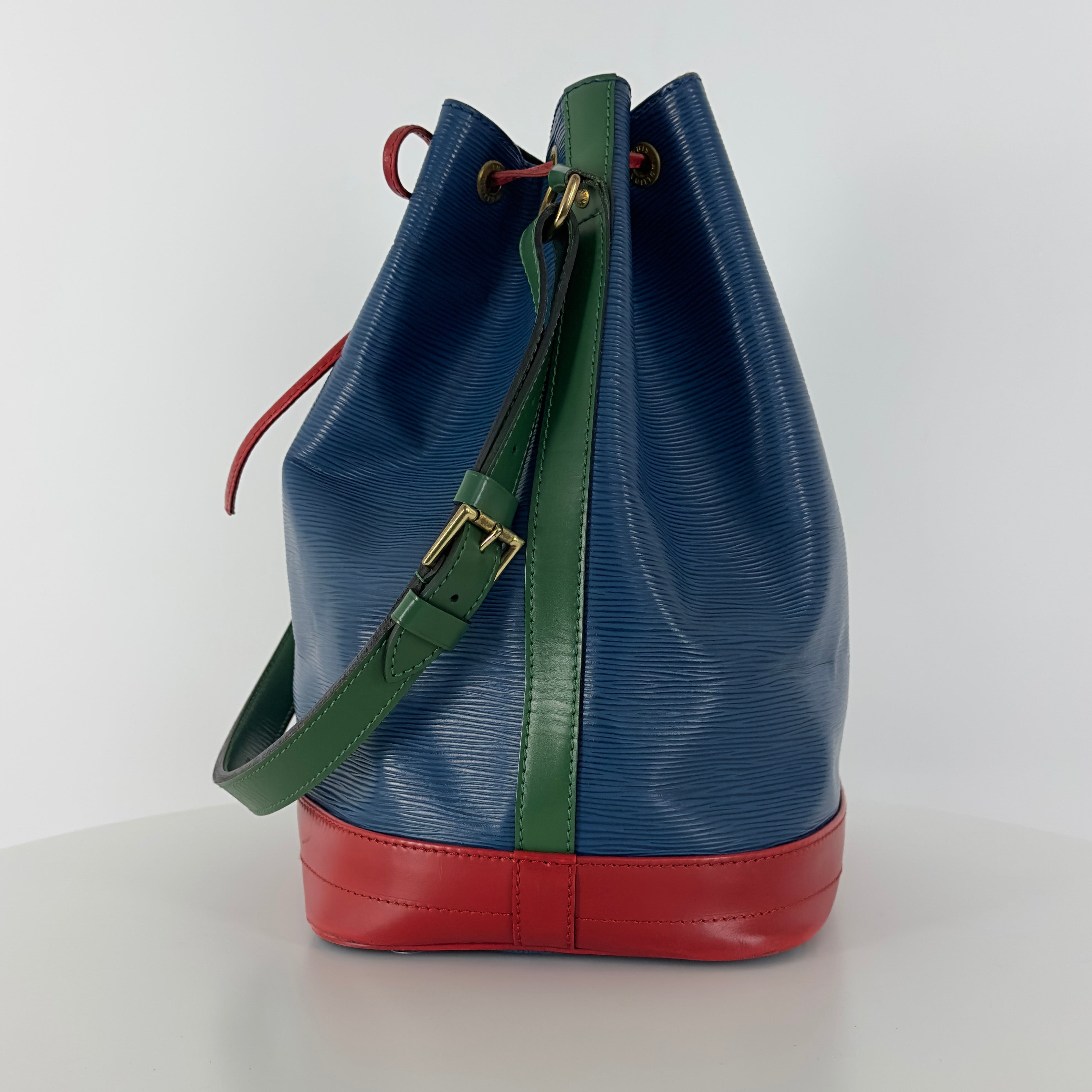 Sac à main LOUIS VUITTON Noé Grand cuir épi tricolore