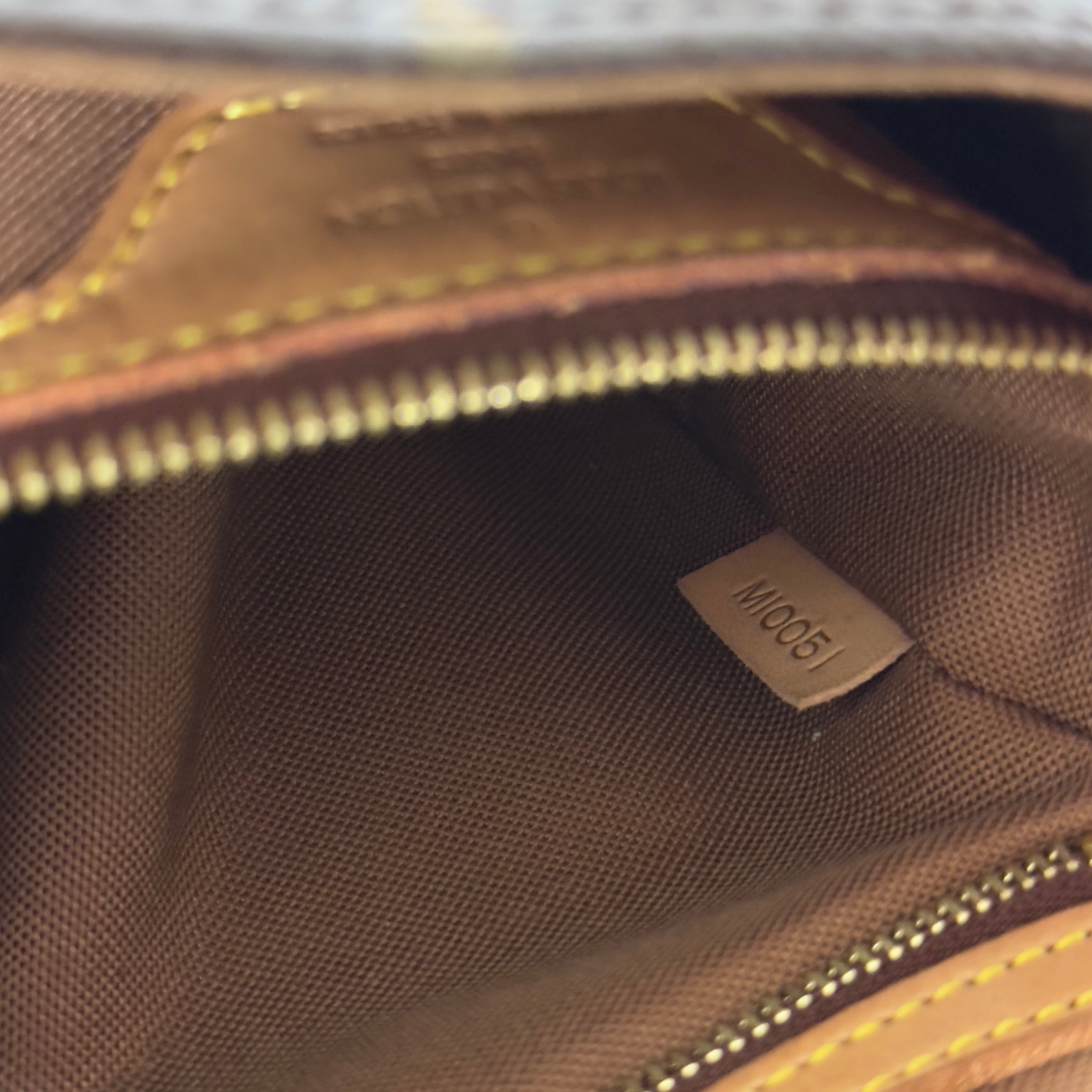 LOUIS VUITTON Looping PM handbag in brown canvas and leather