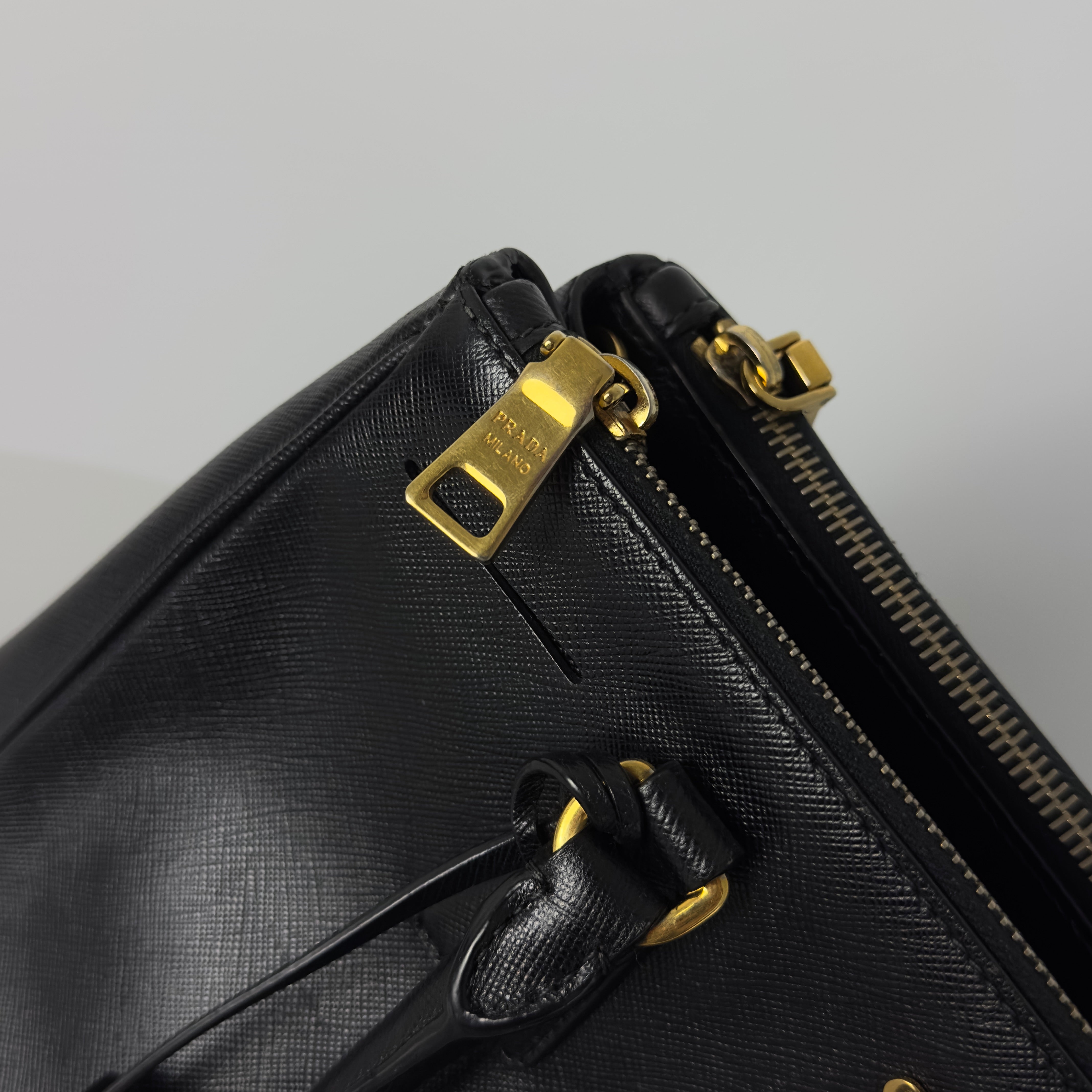 Sac à main PRADA Galleria cuir noir