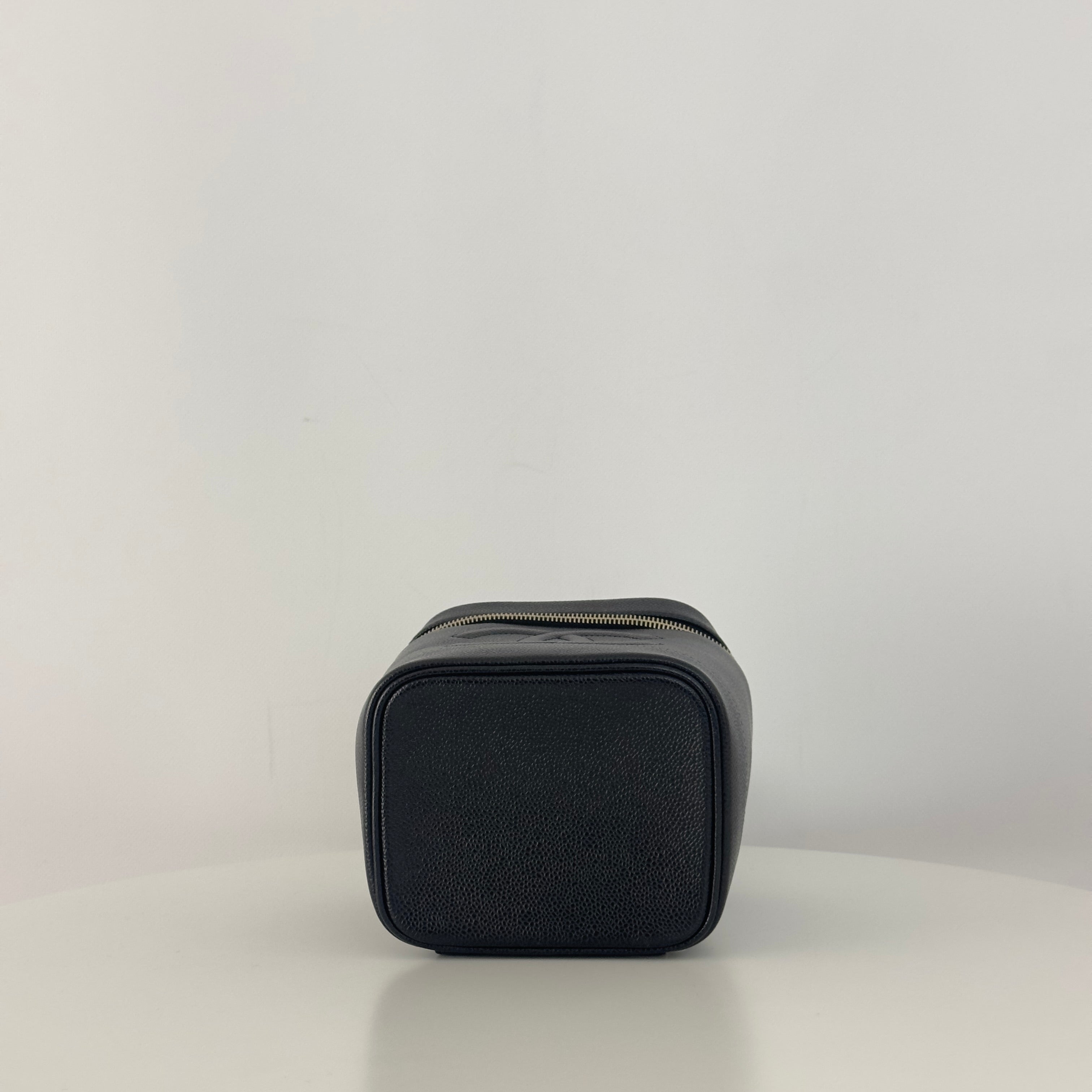 Sac à main CHANEL Vanity cuir caviar noir