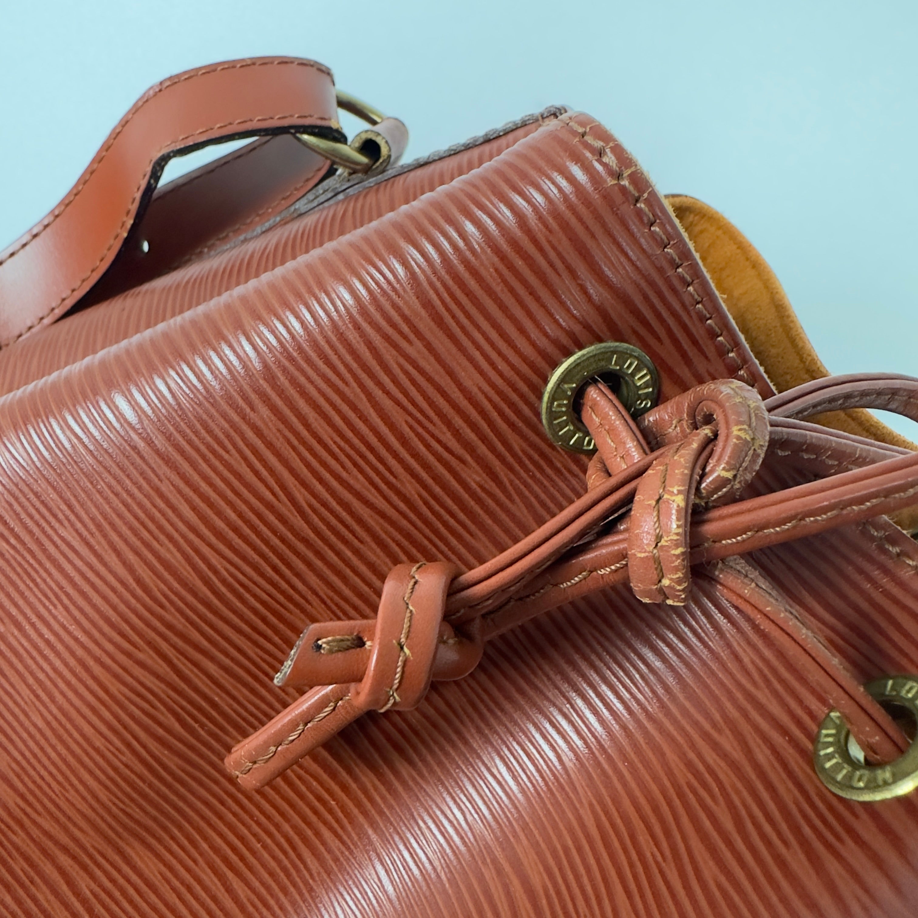 Sac à main LOUIS VUITTON Noé Petit cuir épi camel