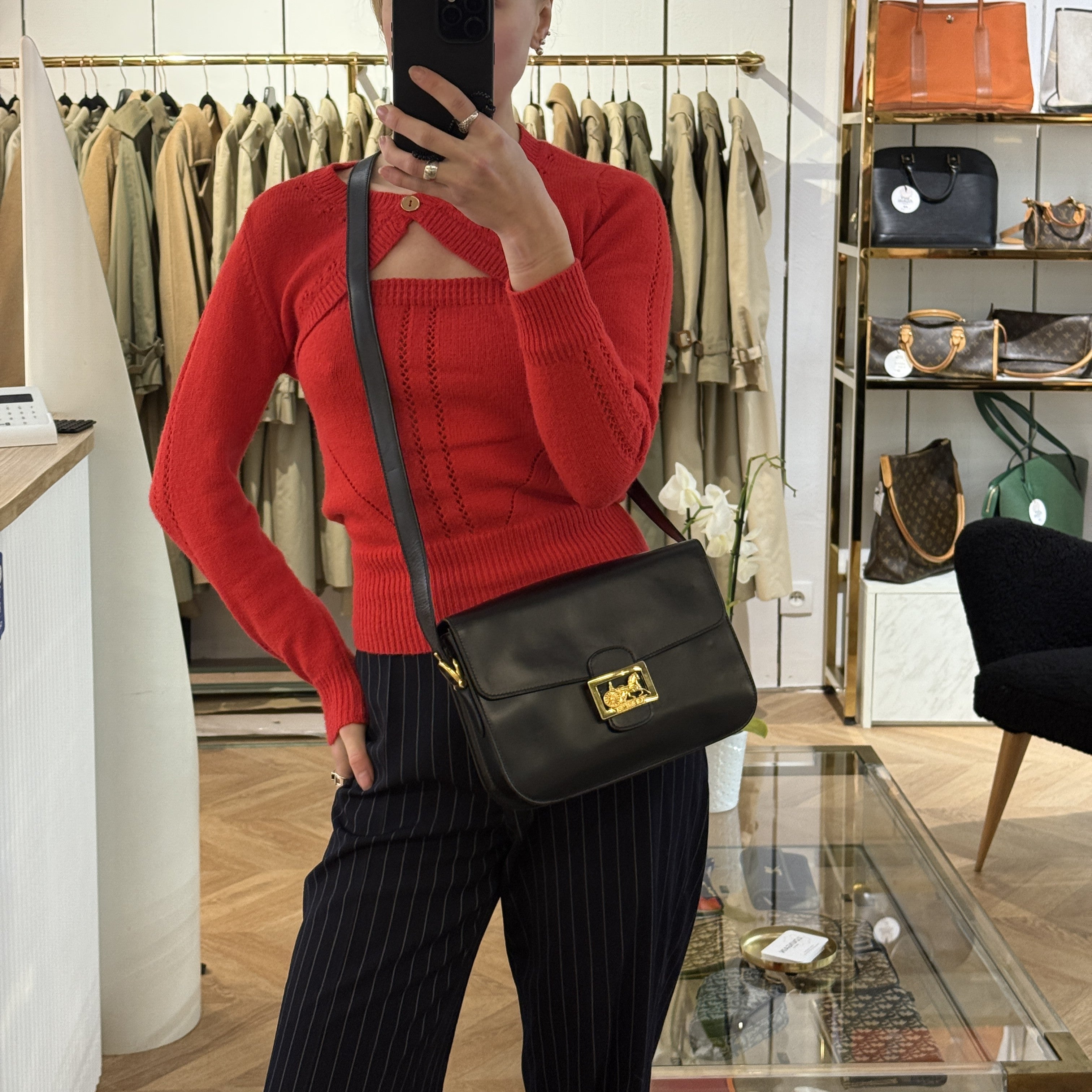 Sac à main CELINE Triomphe cuir noir