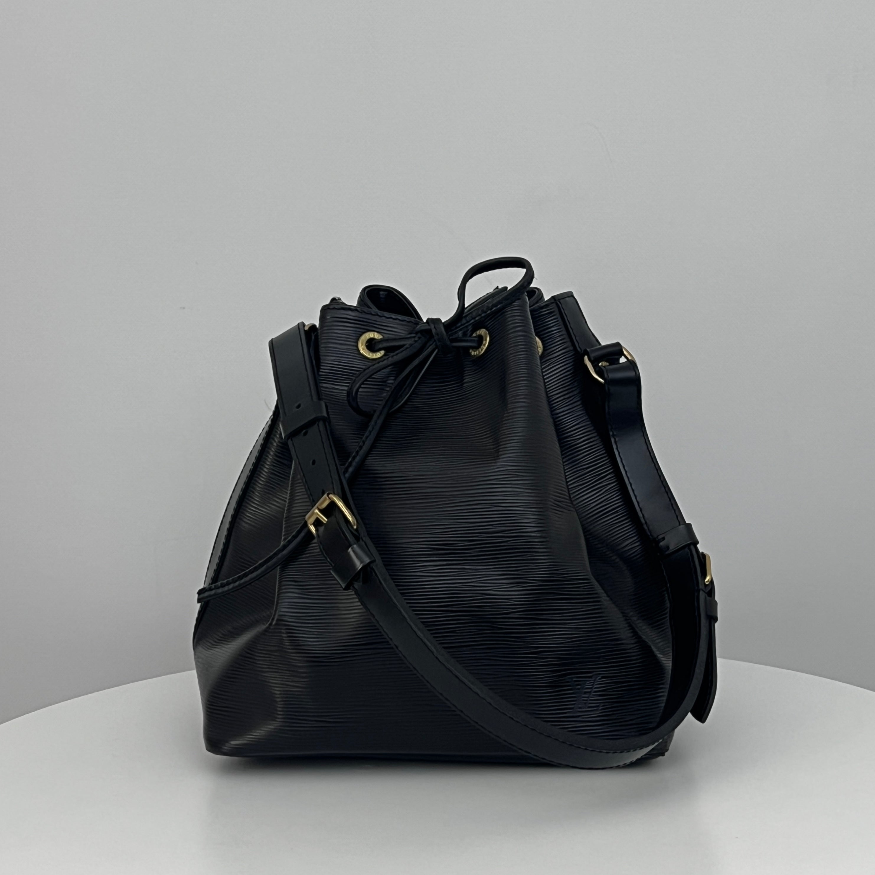 LOUIS VUITTON Noé Petit Bag in Black Epi Leather