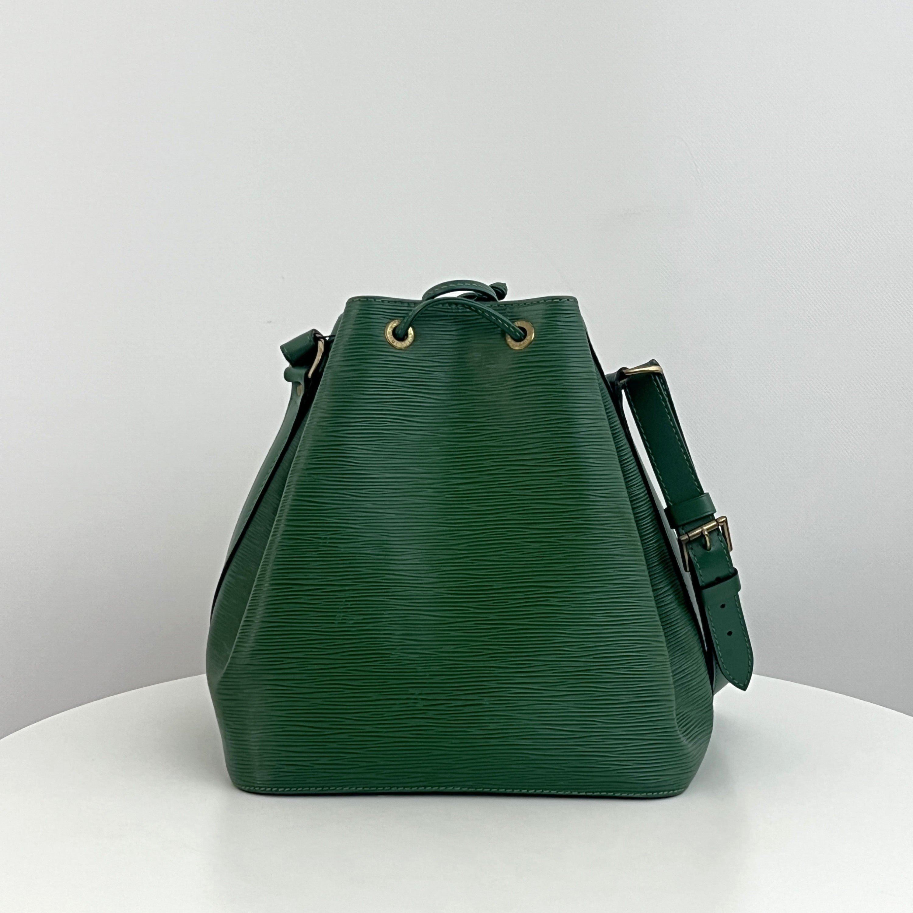 LOUIS VUITTON Noe Petit green epi leather bag