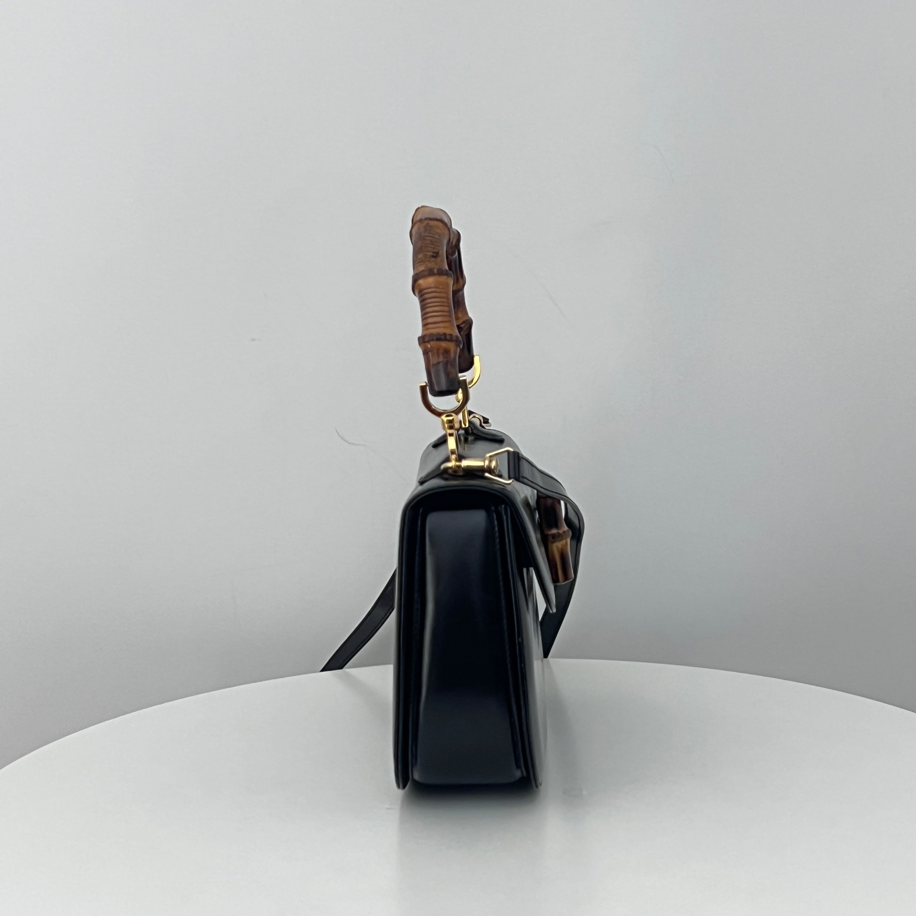 Sac à bandoulière GUCCI Bamboo 1947 cuir lisse noir