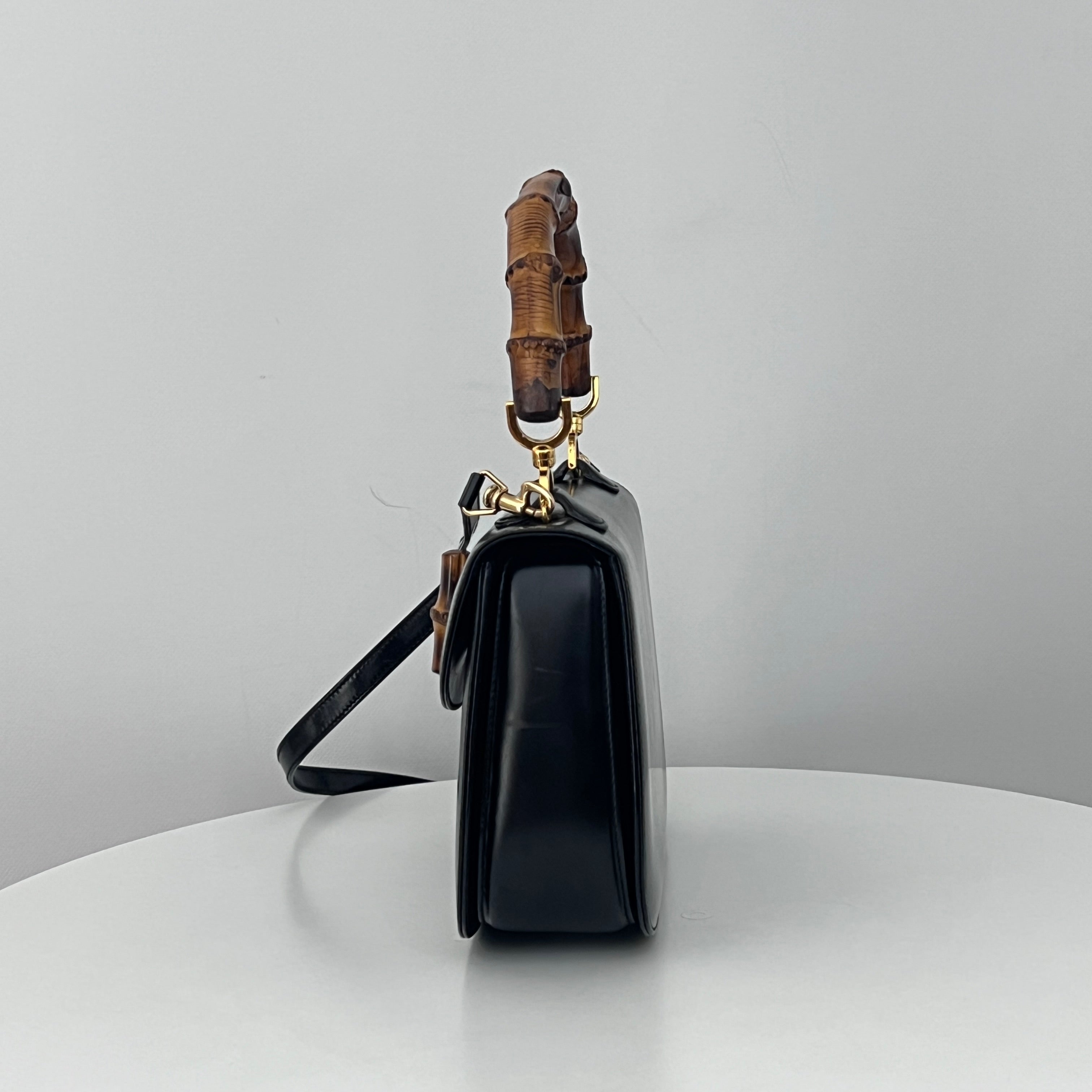 Sac à bandoulière GUCCI Bamboo 1947 cuir lisse noir