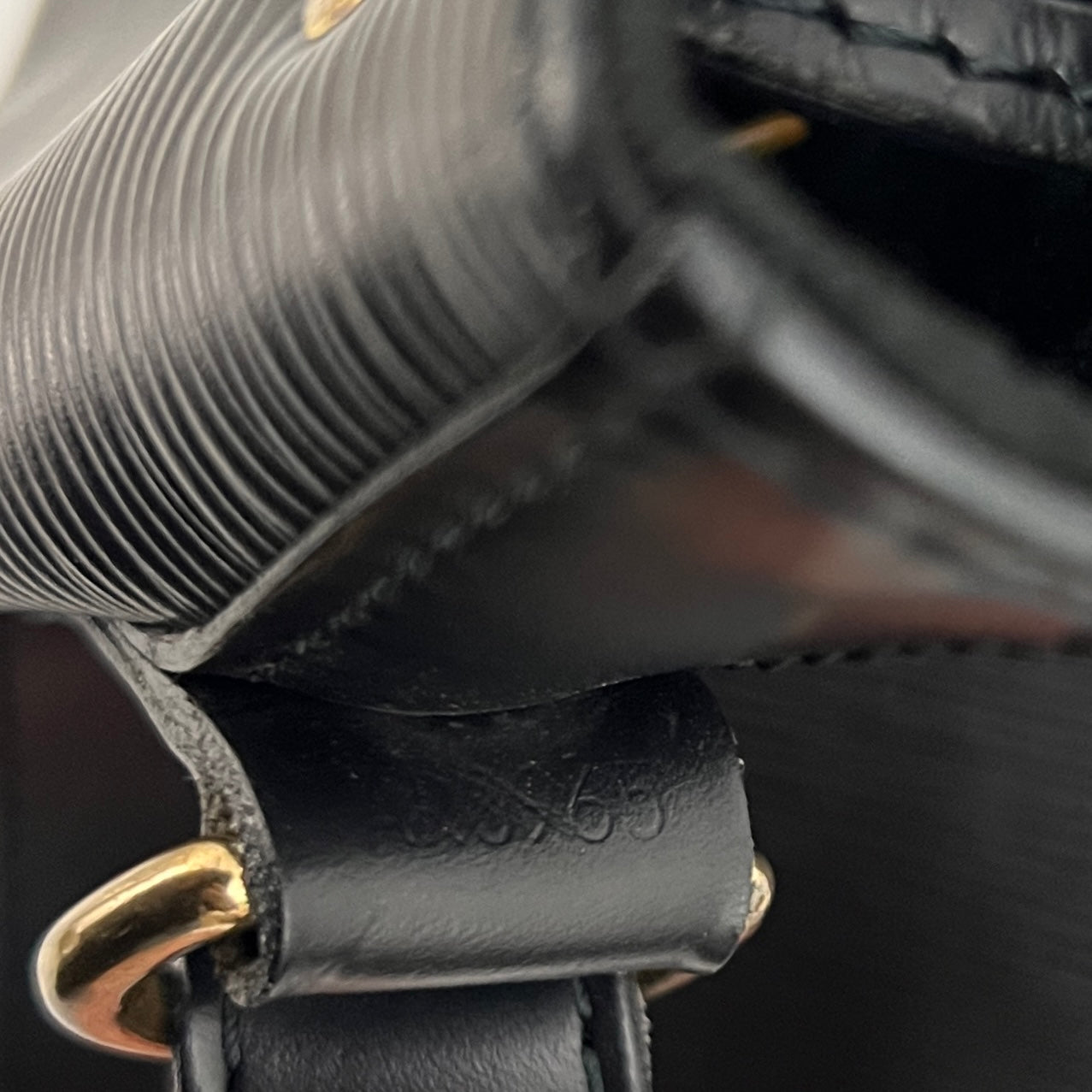 Sac LOUIS VUITTON Noé Petit cuir épi noir
