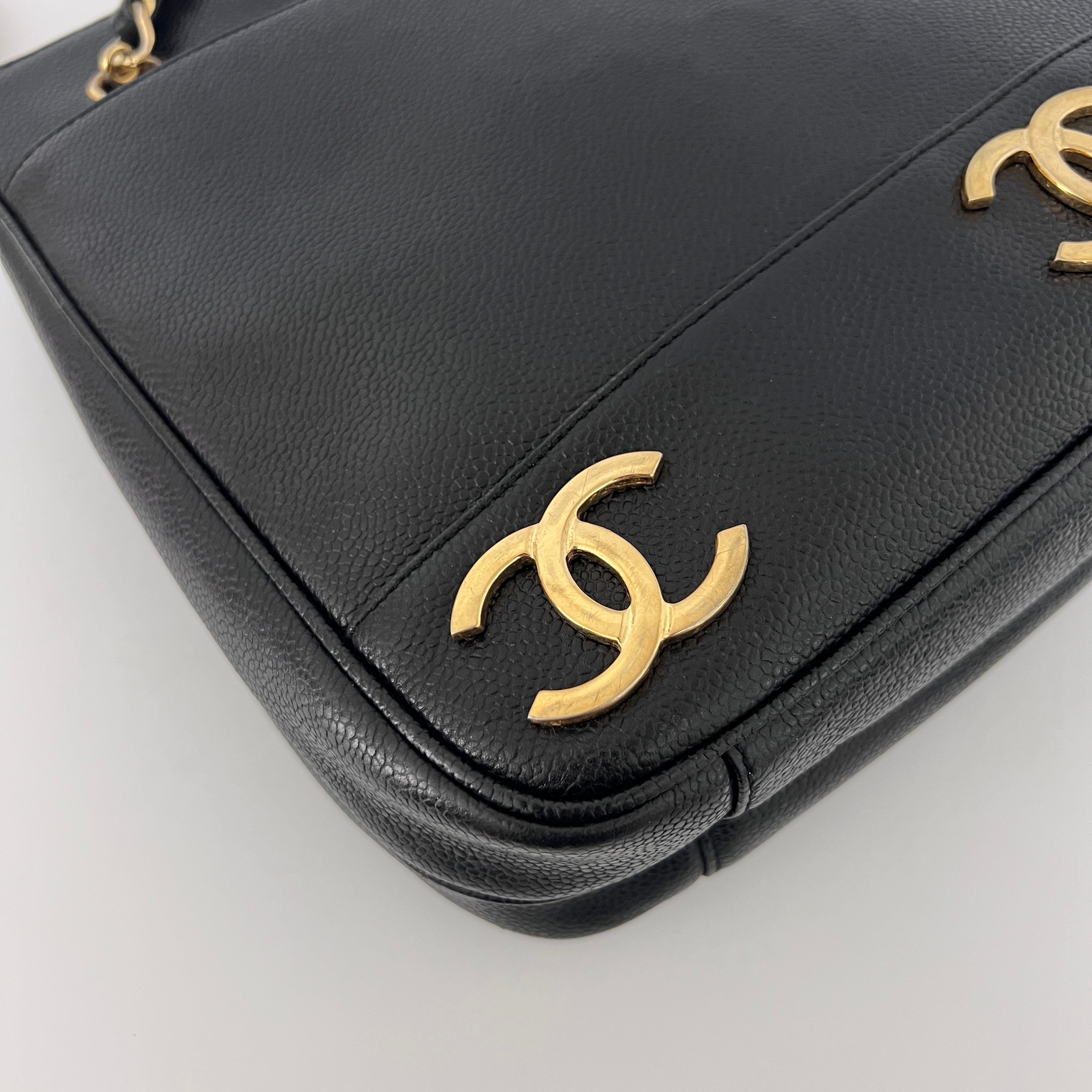 Sac CHANEL Triple Coco cuir caviar noir vintage 1991-1994