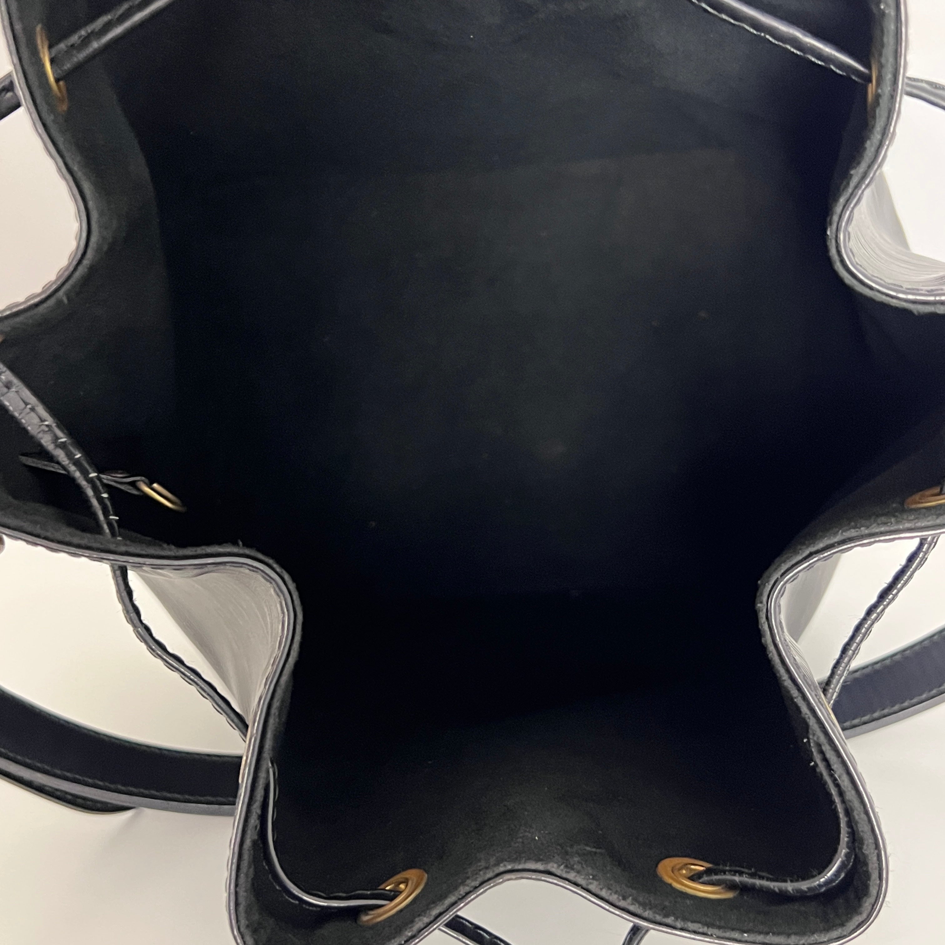 Sac LOUIS VUITTON Noé Petit cuir épi noir vintage 1994
