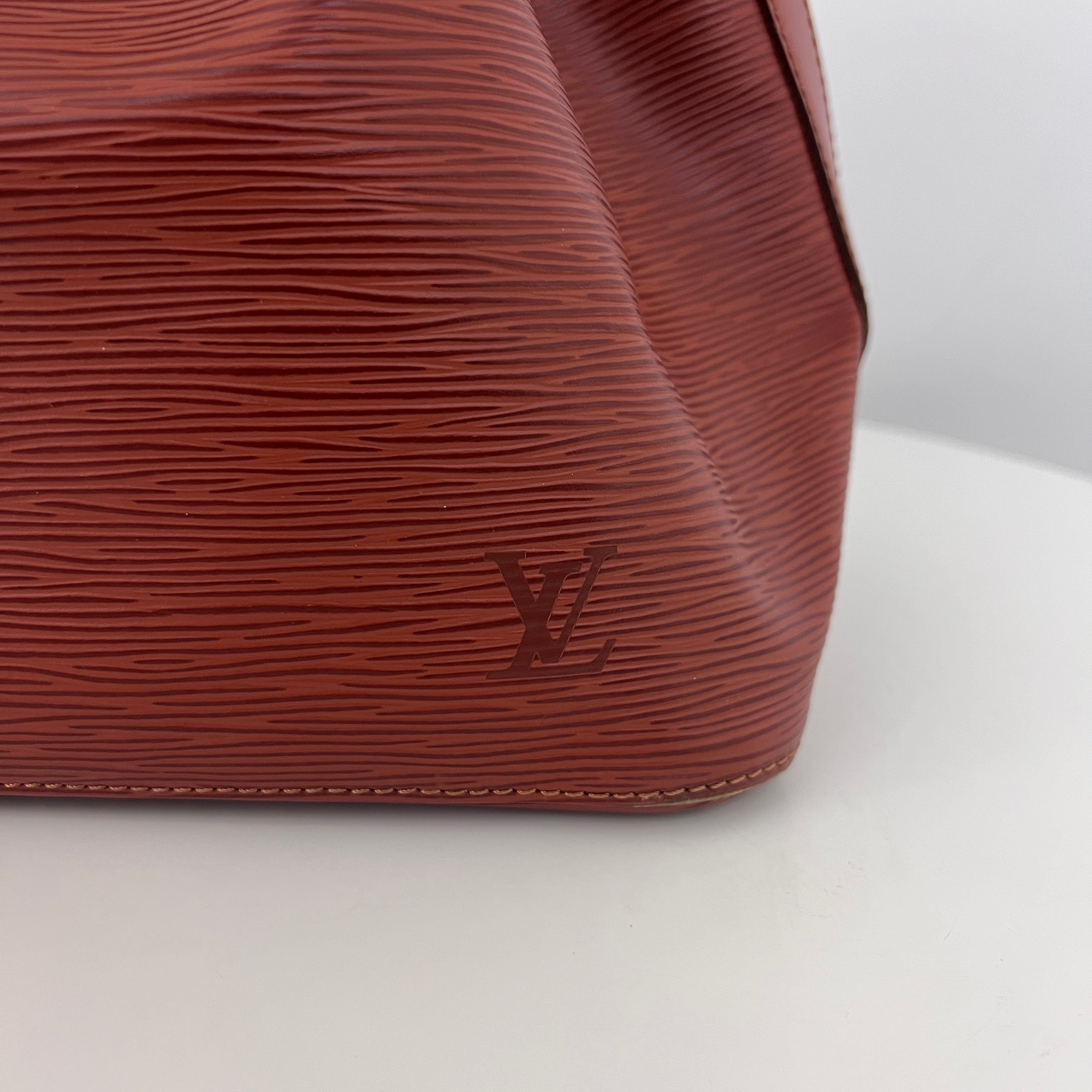 Sac LOUIS VUITTON Noé Petit cuir épi marron vintage 1997