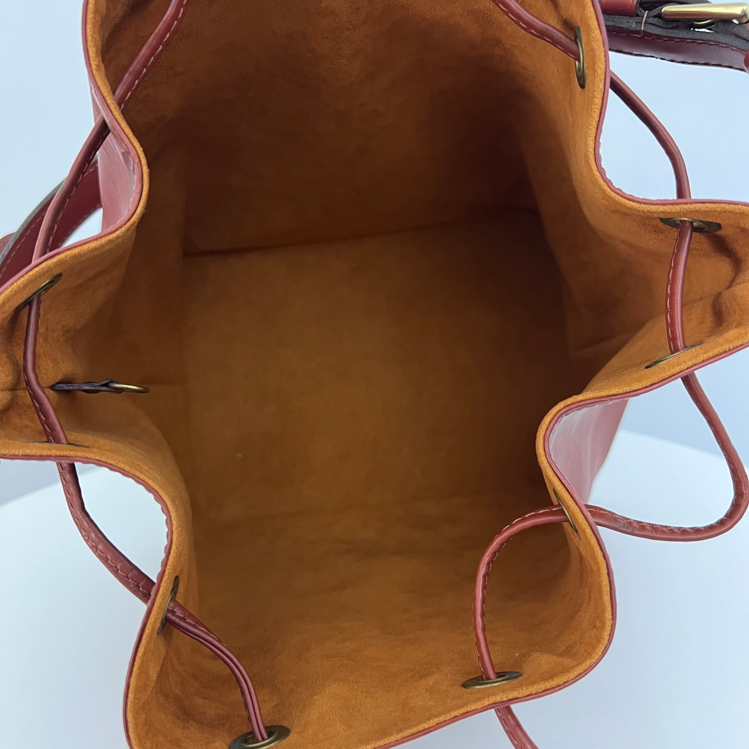 Sac LOUIS VUITTON Noé Petit cuir épi marron vintage 1997