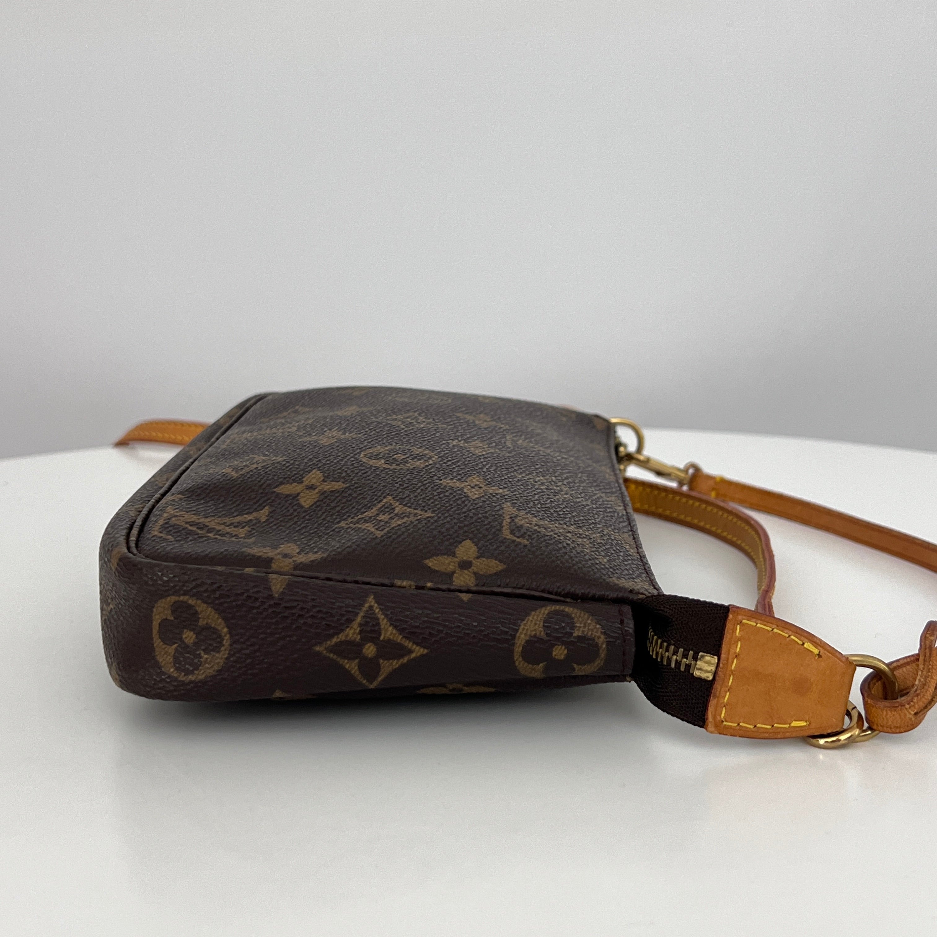 Sac à bandoulière LOUIS VUITTON Pochette Accessoires toile marron vintage 1999