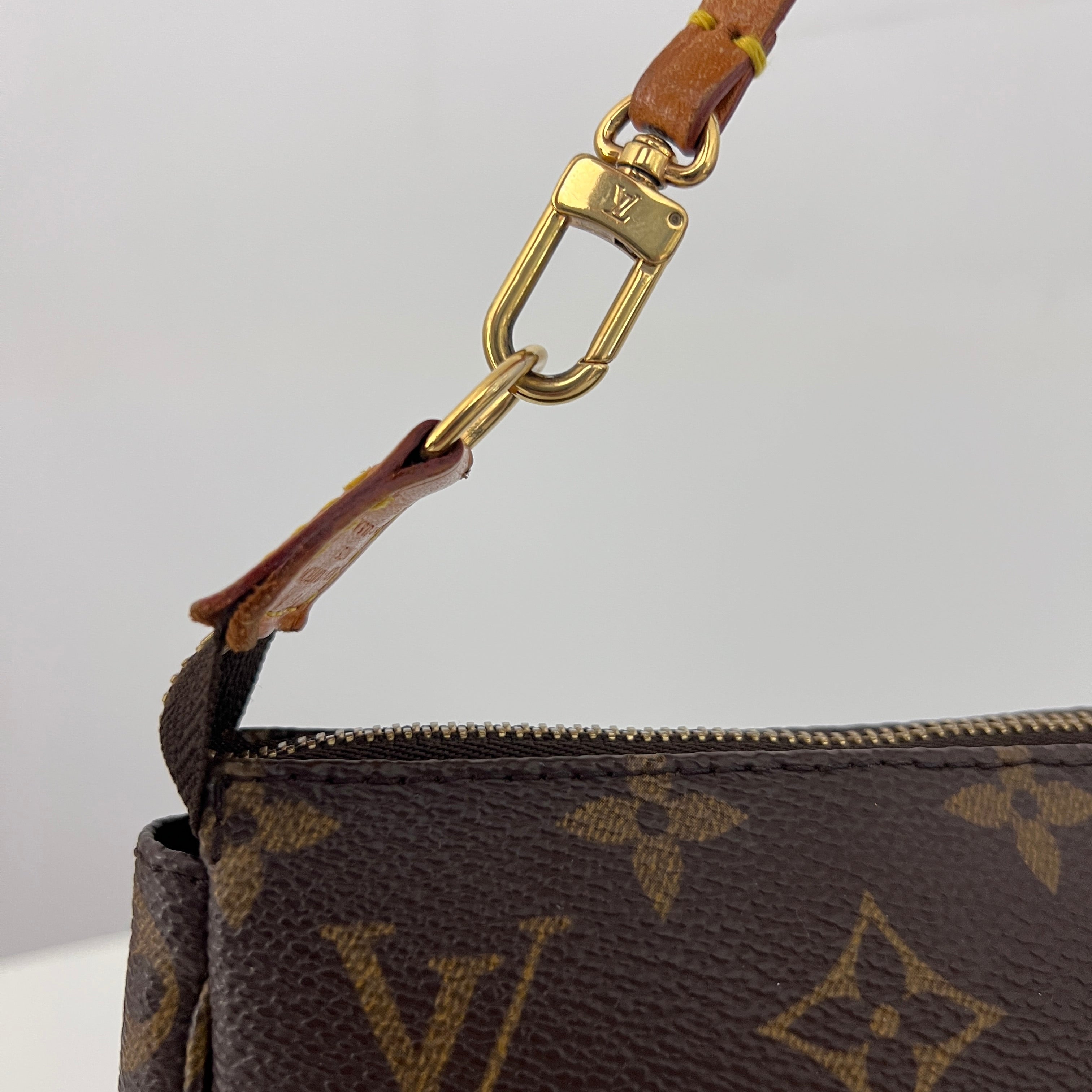 Sac à bandoulière LOUIS VUITTON Pochette Accessoires toile marron vintage 2002