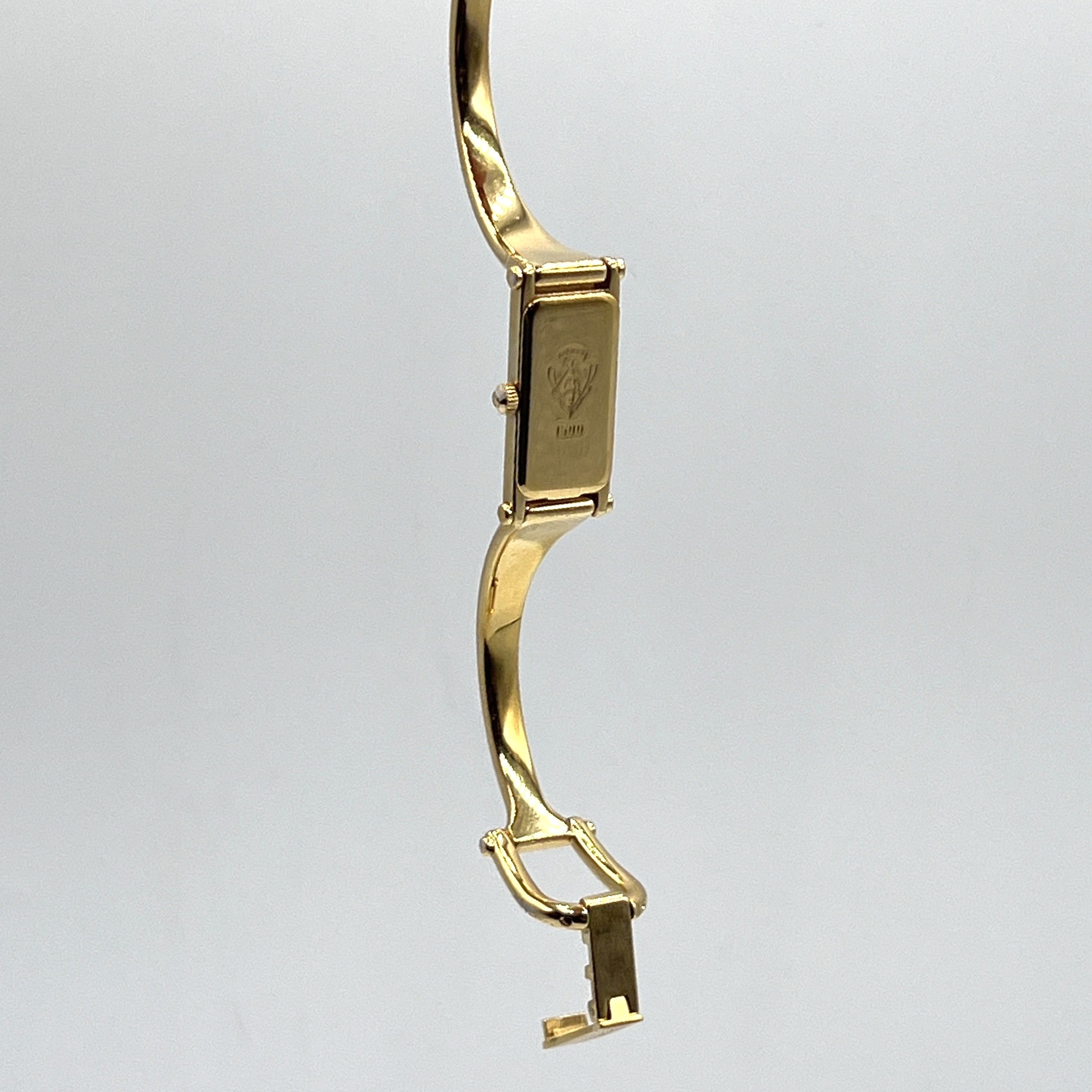 Montre GUCCI 1500 plaqué or doré