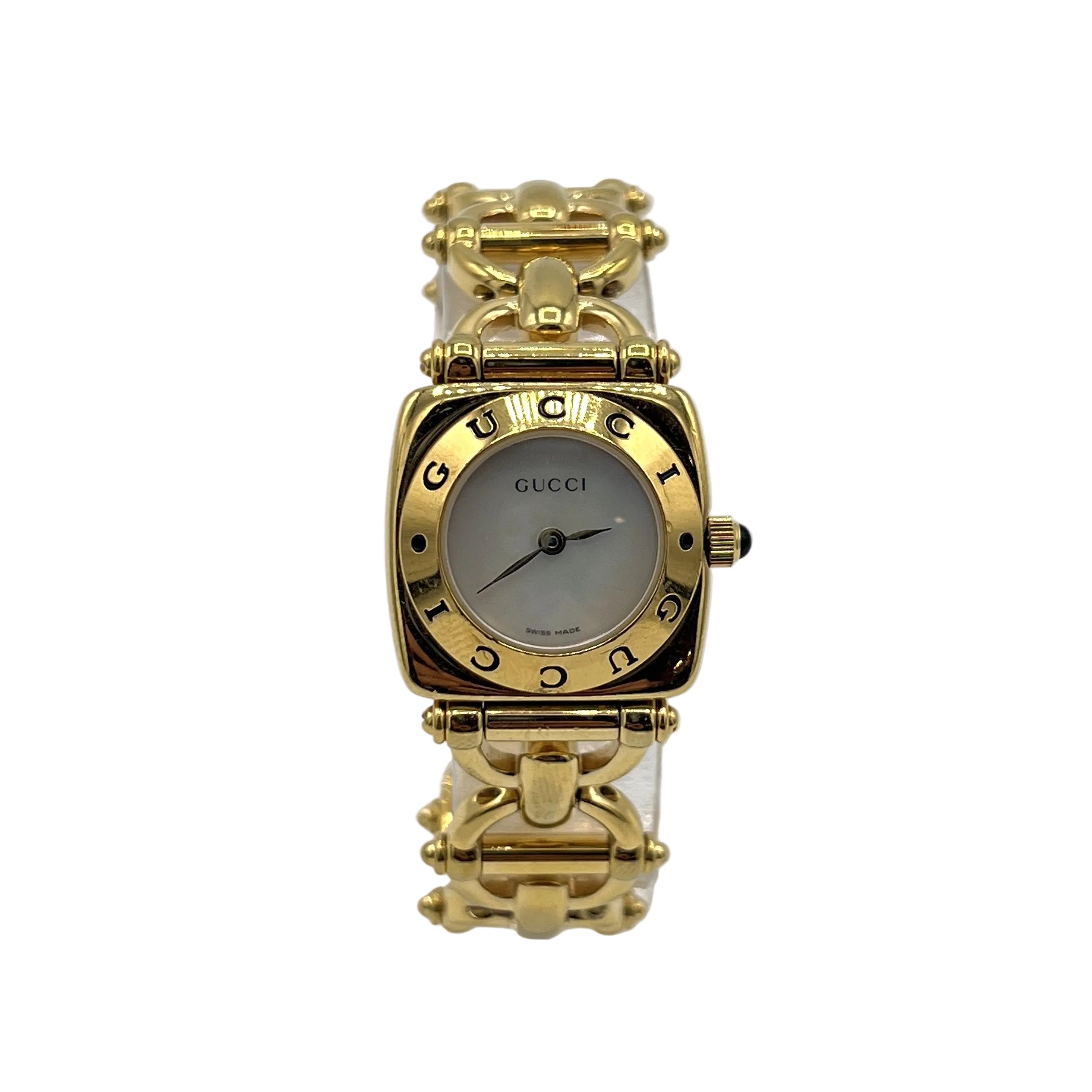 Montre GUCCI 6400 L plaqué or doré