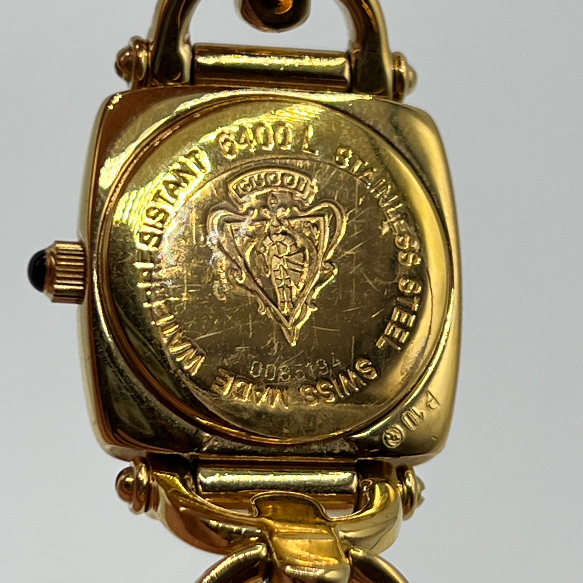 Montre GUCCI 6400 L plaqué or doré