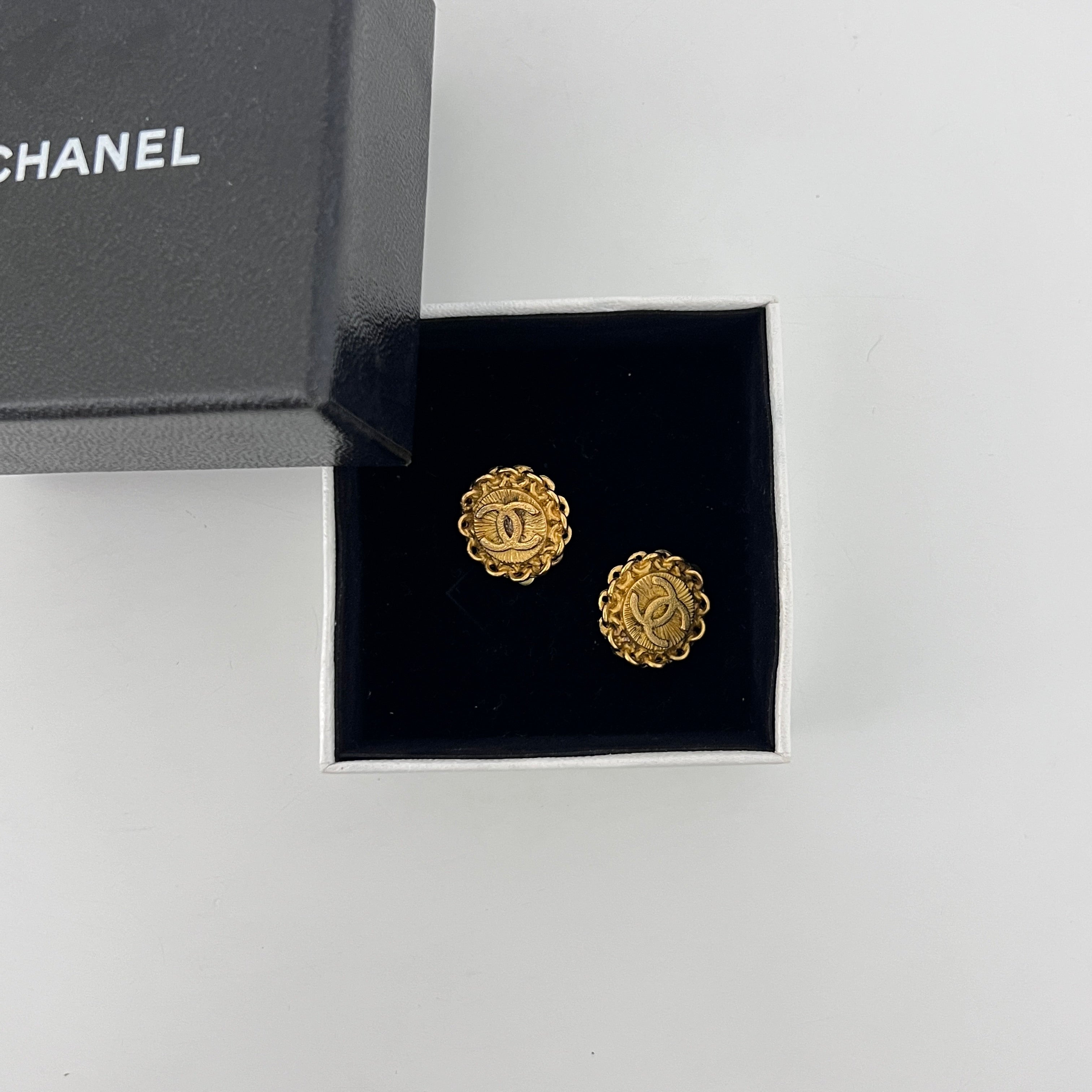 Boucles d'oreilles CHANEL CC Clip On Collection 1995