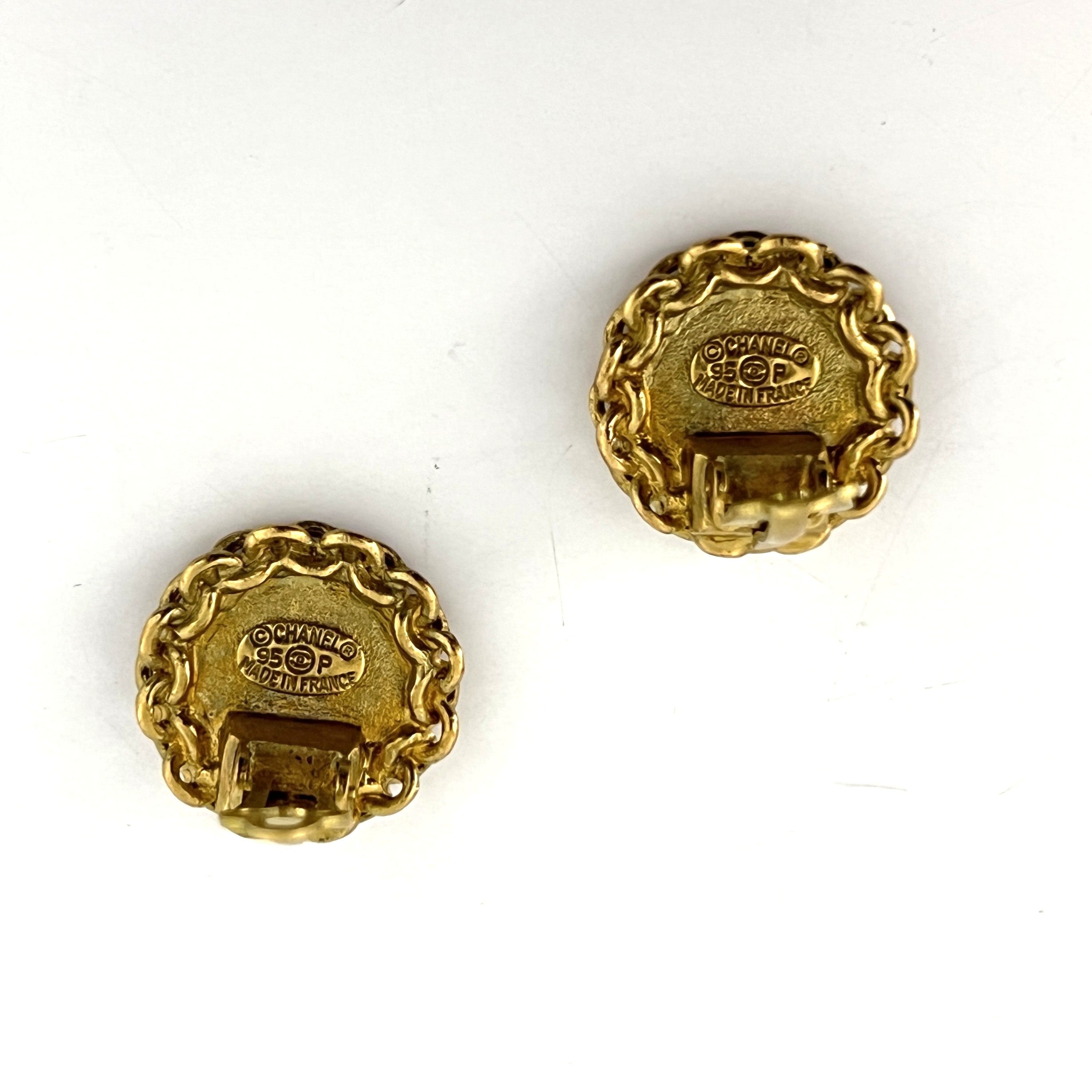 Boucles d'oreilles CHANEL CC Clip On Collection 1995