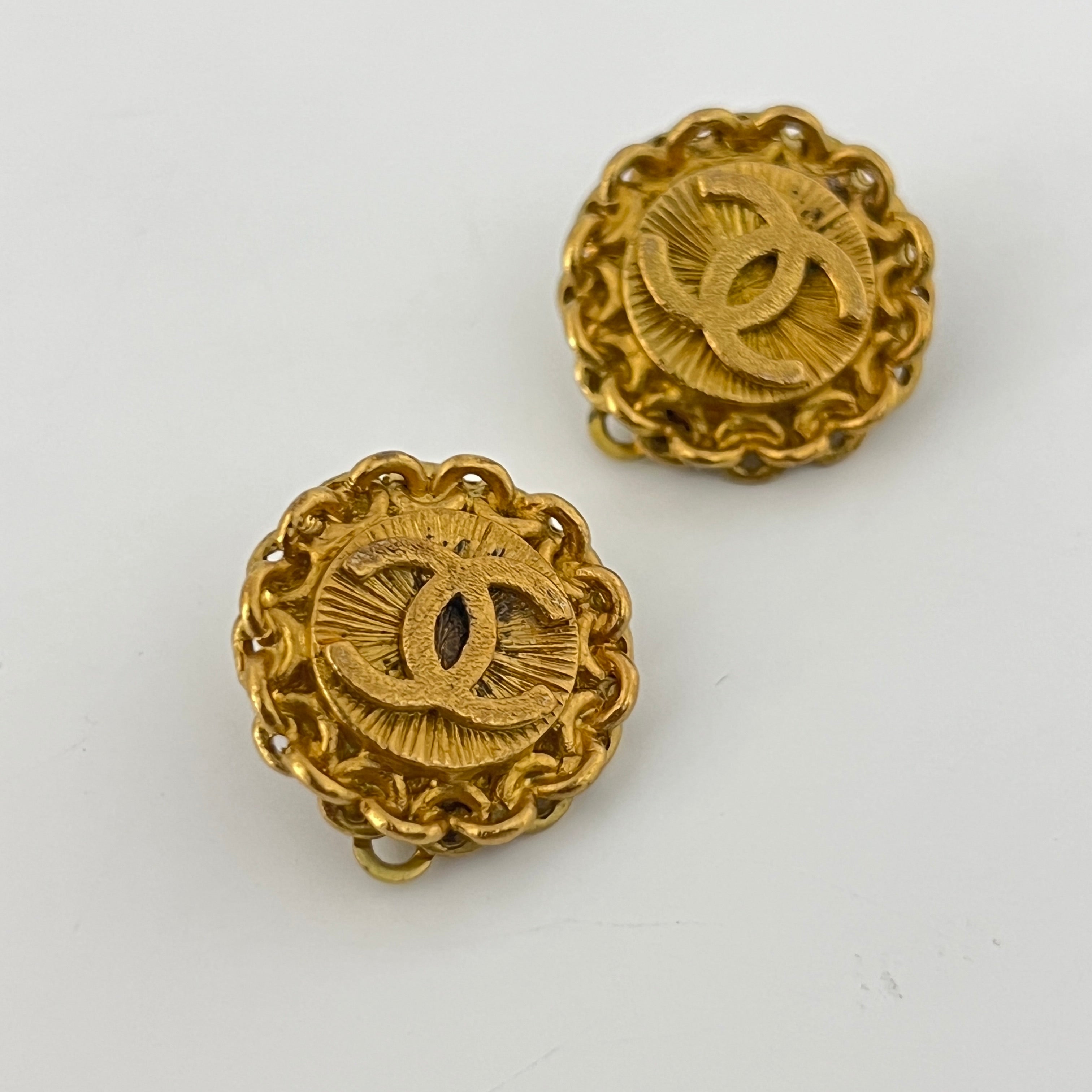 Boucles d'oreilles CHANEL CC Clip On Collection 1995