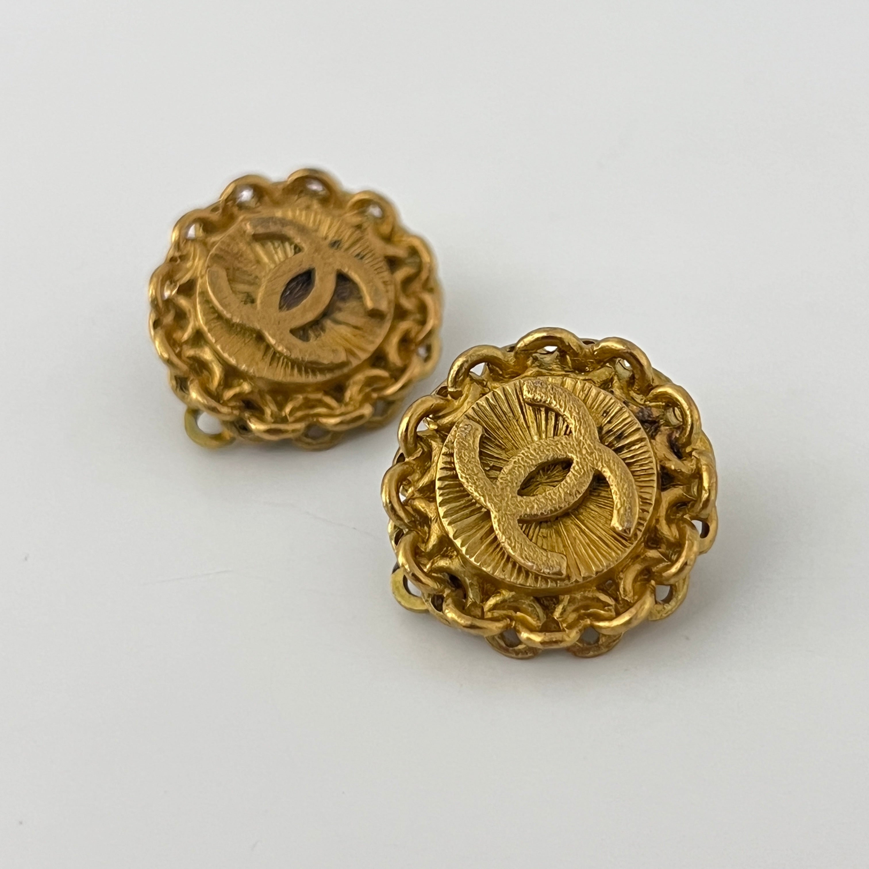 Boucles d'oreilles CHANEL CC Clip On Collection 1995