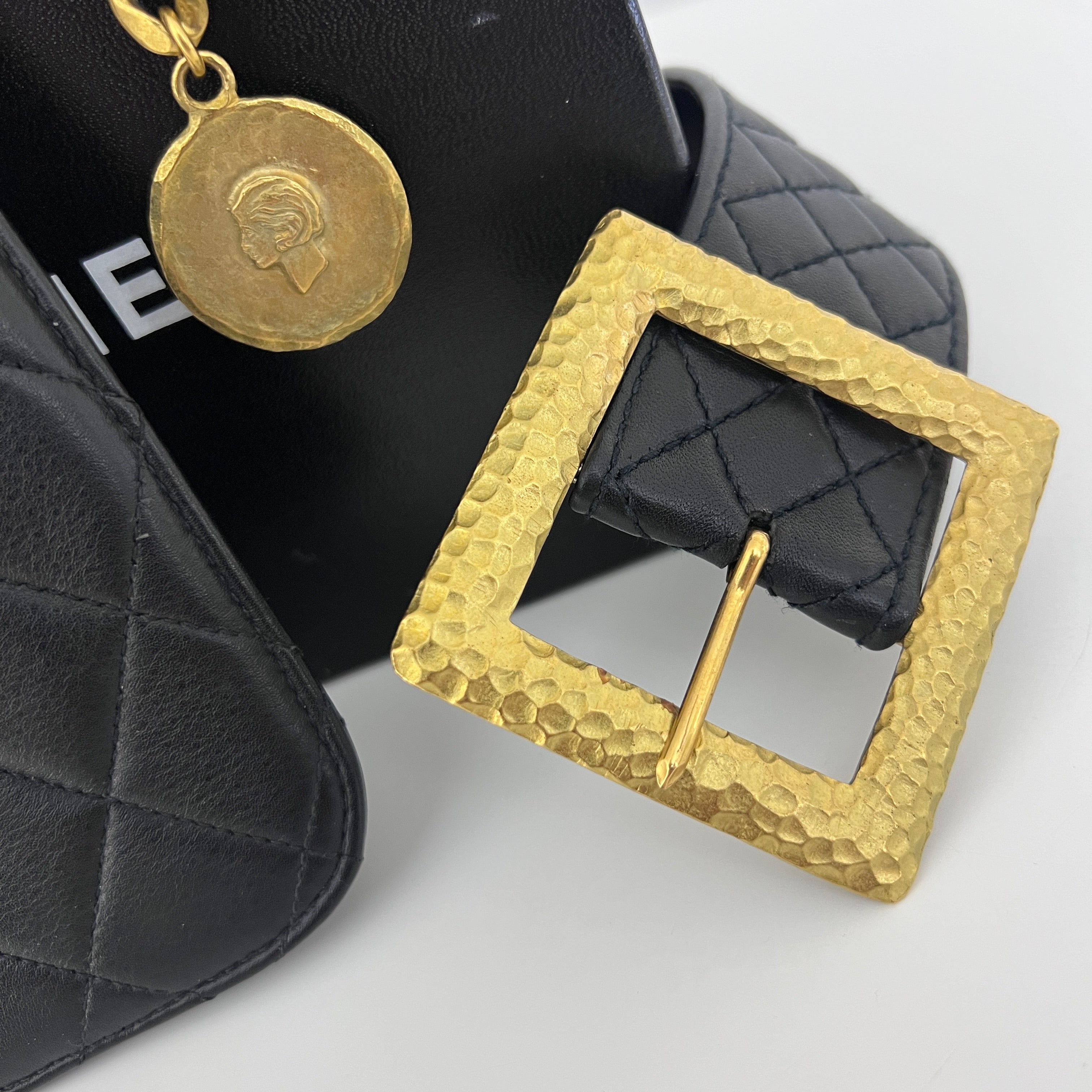 Ceinture CHANEL Chain Bag cuir matelassé noir Circa 1990