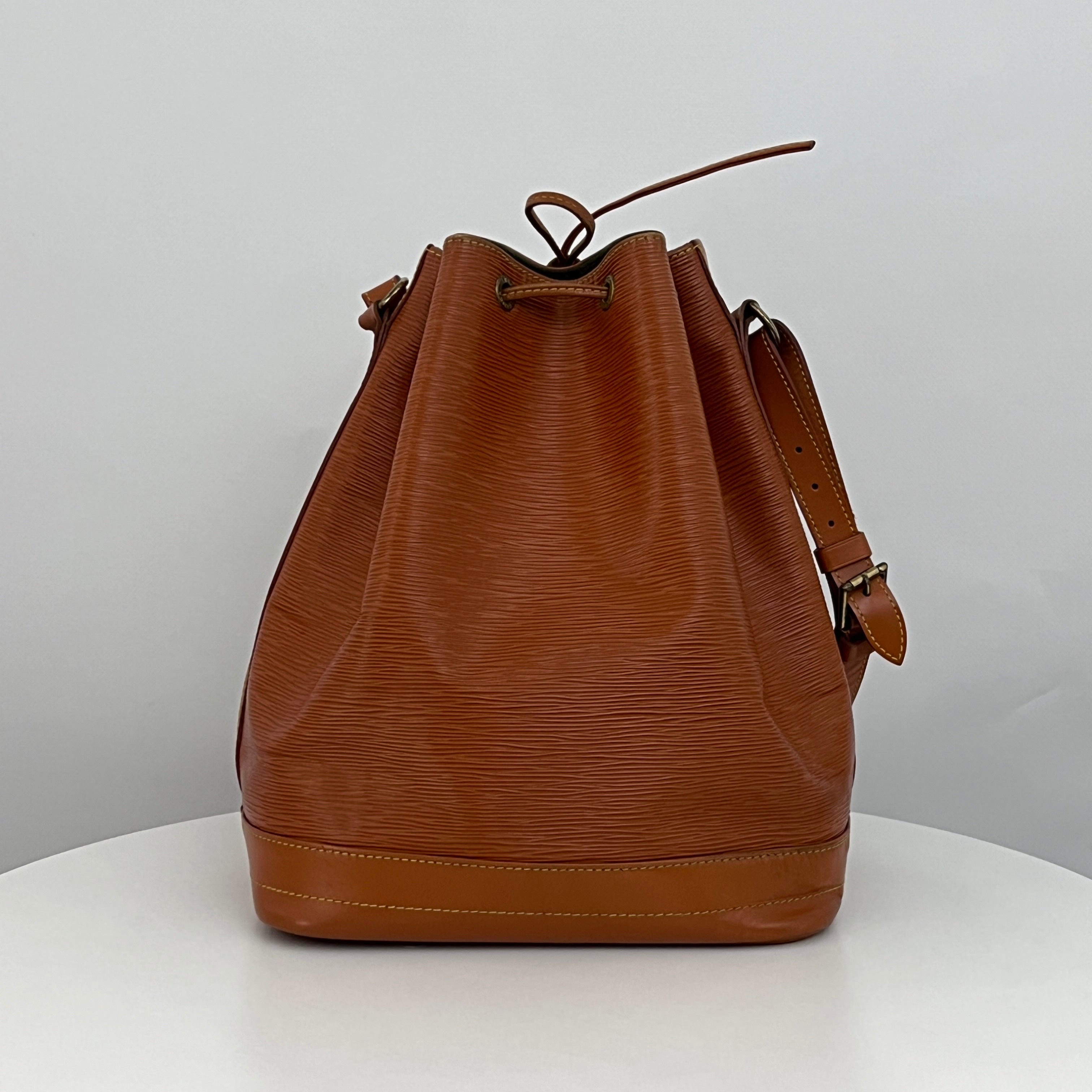 Sac LOUIS VUITTON Noé Grand cuir épi marron vintage 1994