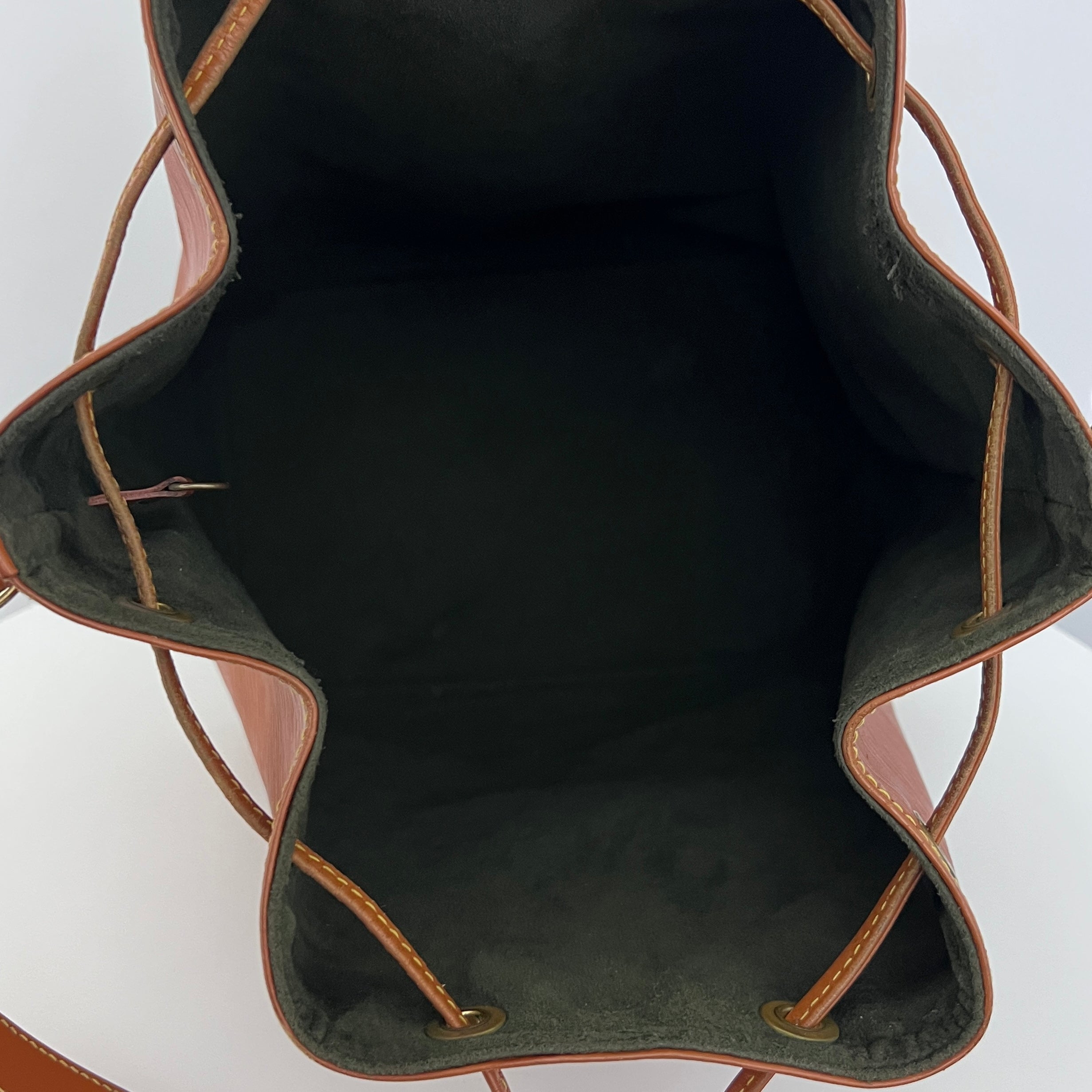 Sac LOUIS VUITTON Noé Grand cuir épi marron vintage 1994