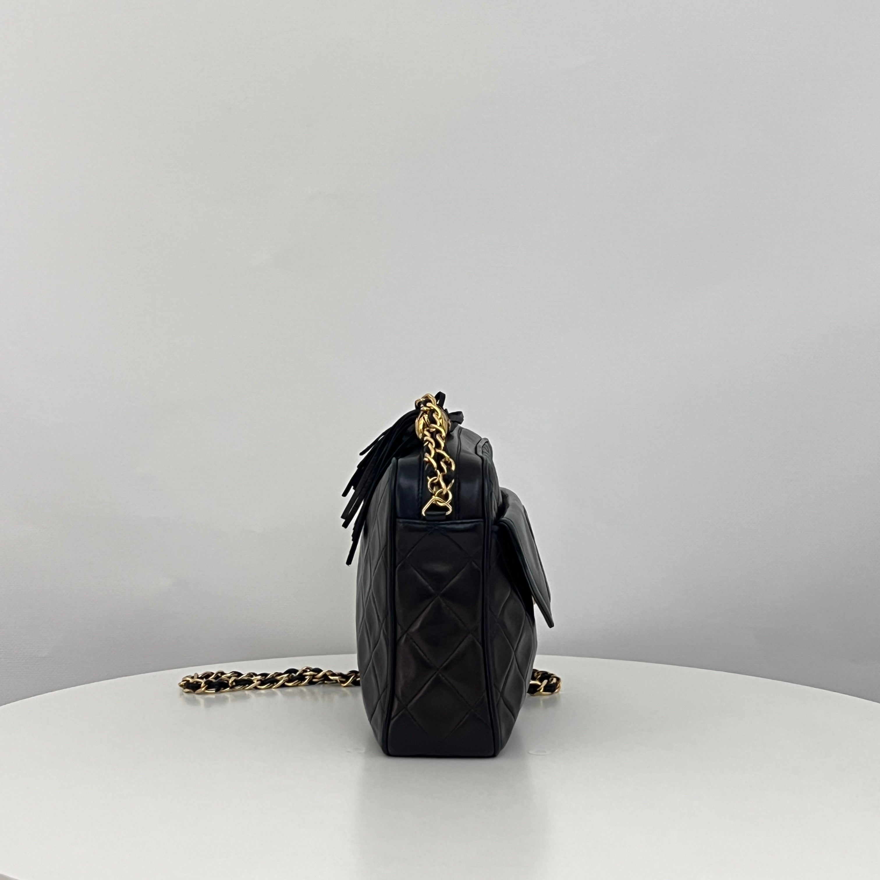 Sac à bandoulière CHANEL Camera Bag cuir d'agneau bleu marine vintage 1989-1991