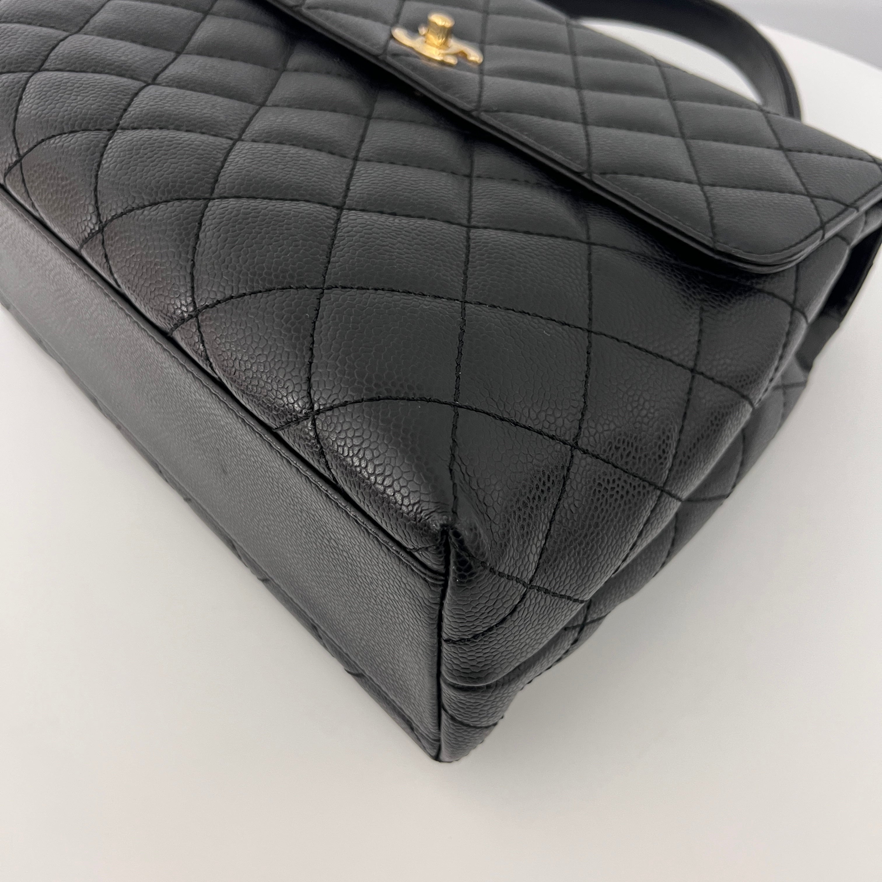 Sac CHANEL Top Handle cuir caviar noir vintage 2003-2004
