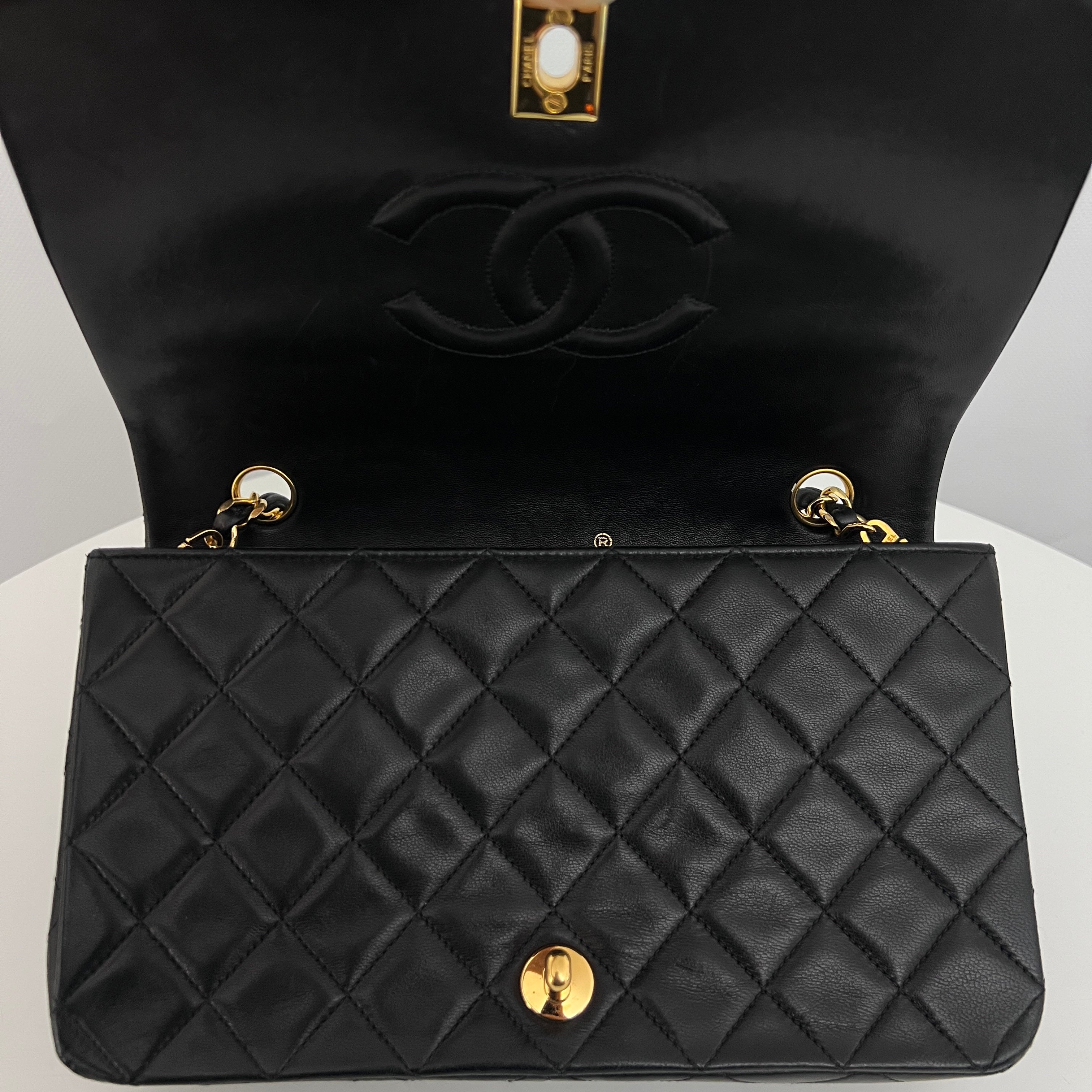 CHANEL Classic Small shoulder bag vintage black lambskin 1989-1991