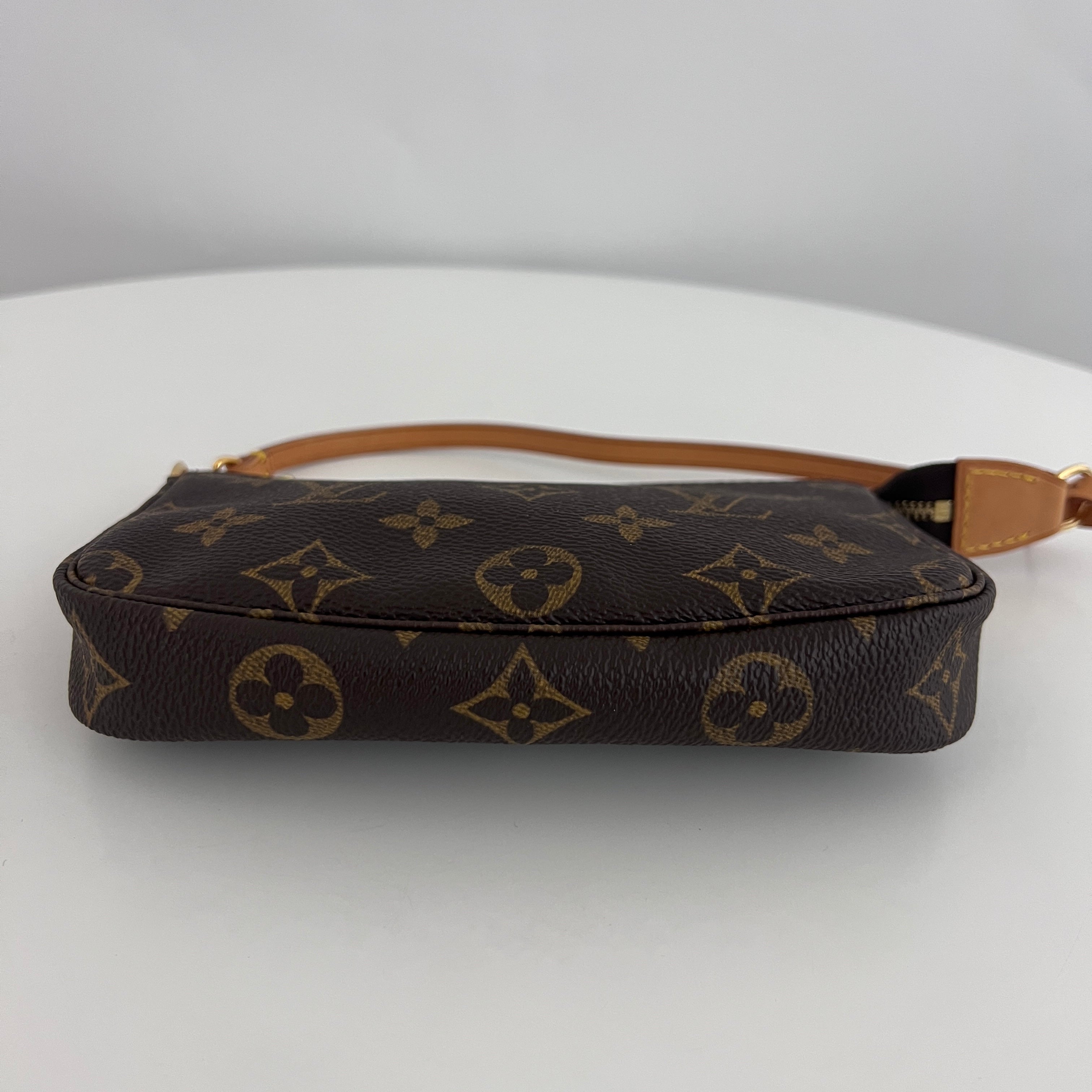 Sac LOUIS VUITTON Mini Pochette Accessoires toile et cuir marron vintage 2003