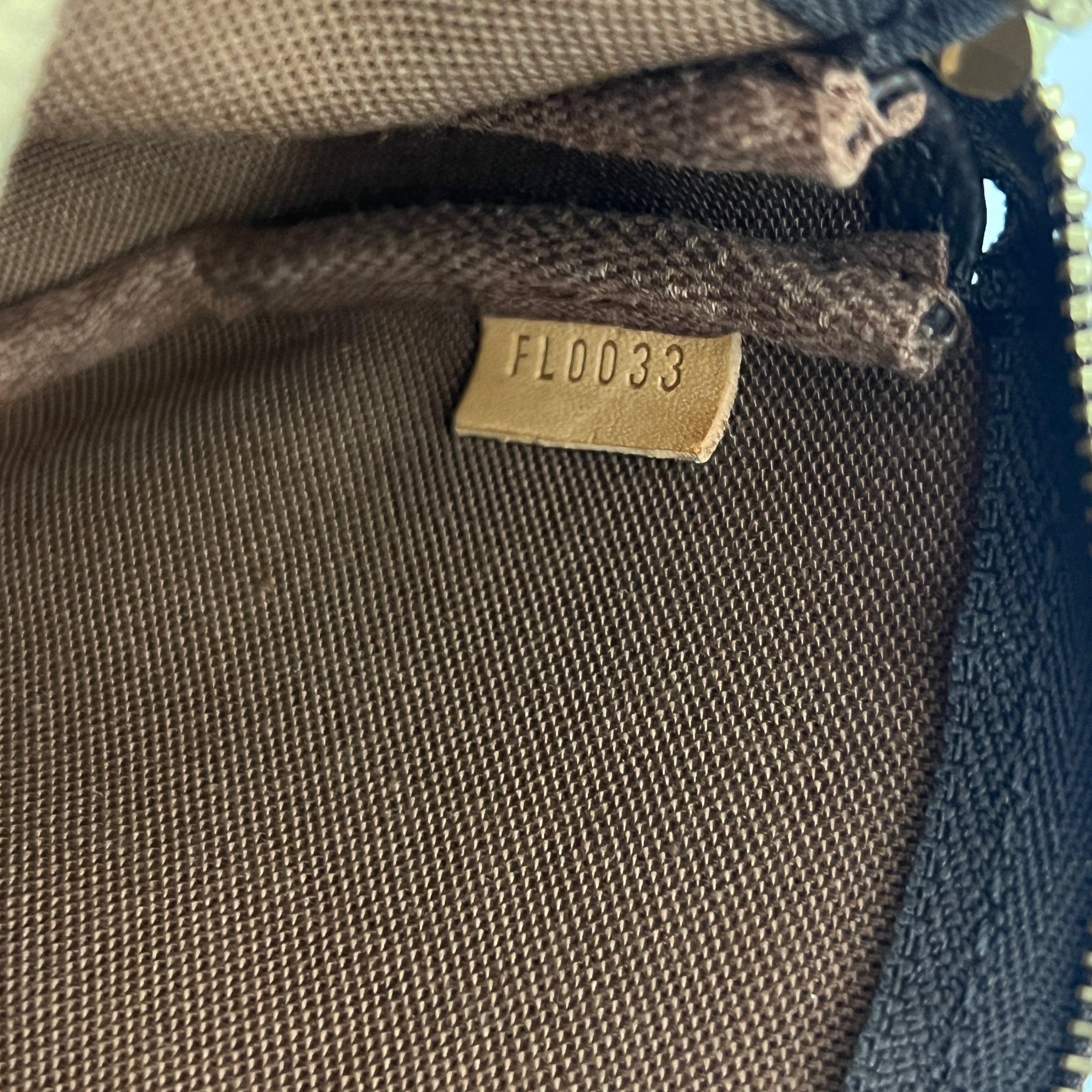 Sac LOUIS VUITTON Mini Pochette Accessoires toile et cuir marron vintage 2003