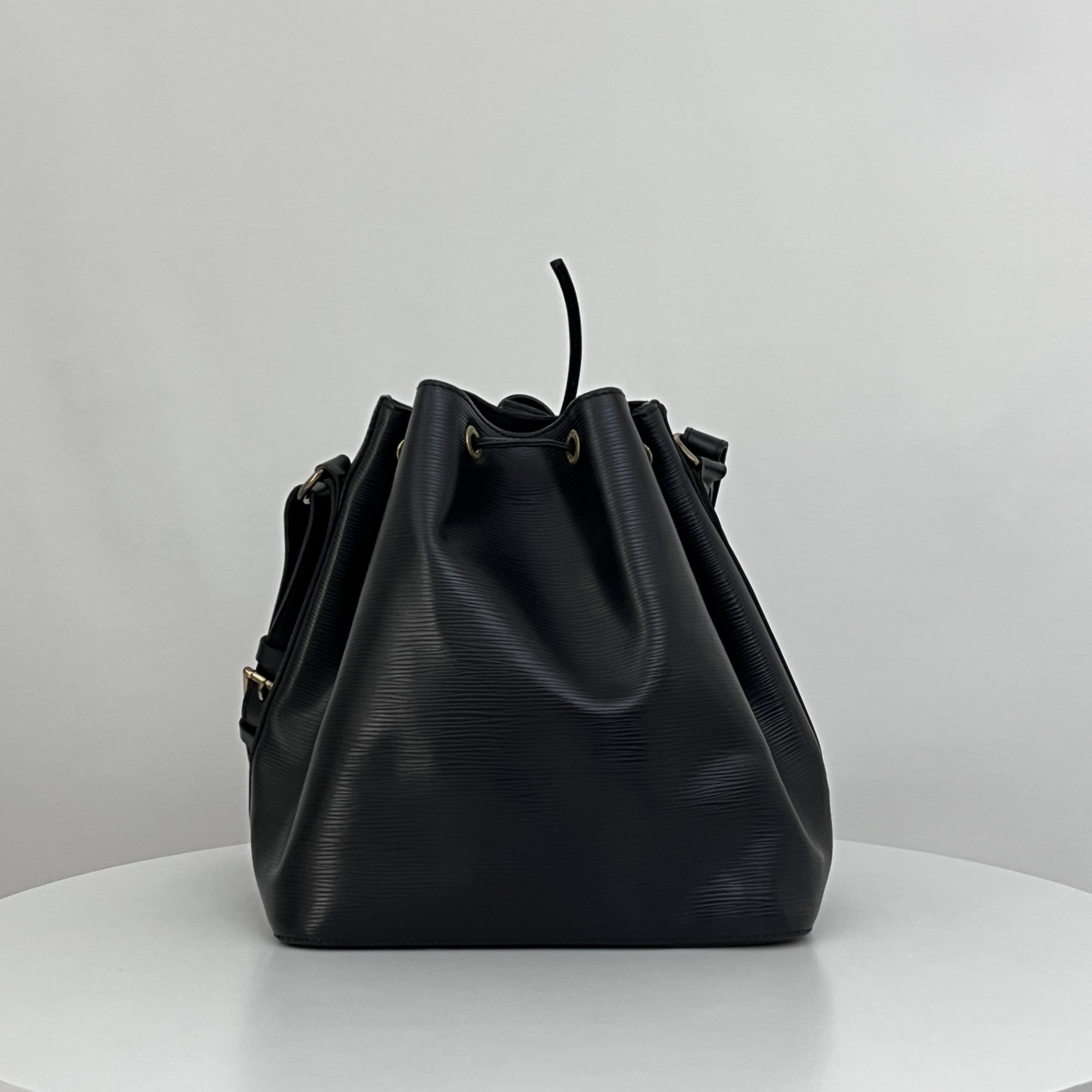 LOUIS VUITTON Noe Petit black epi leather vintage 1995 bag