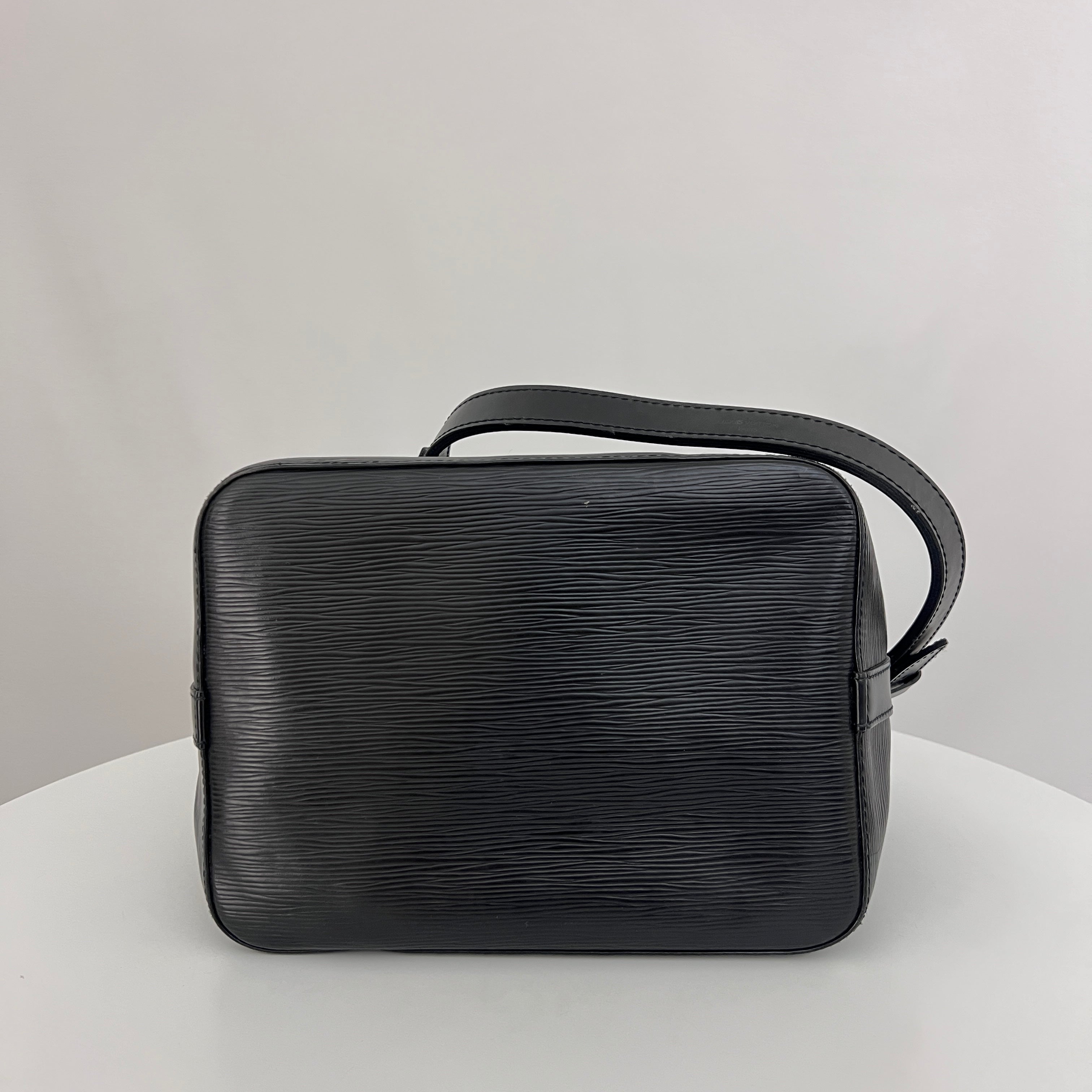LOUIS VUITTON Noe Petit black epi leather vintage 1995 bag