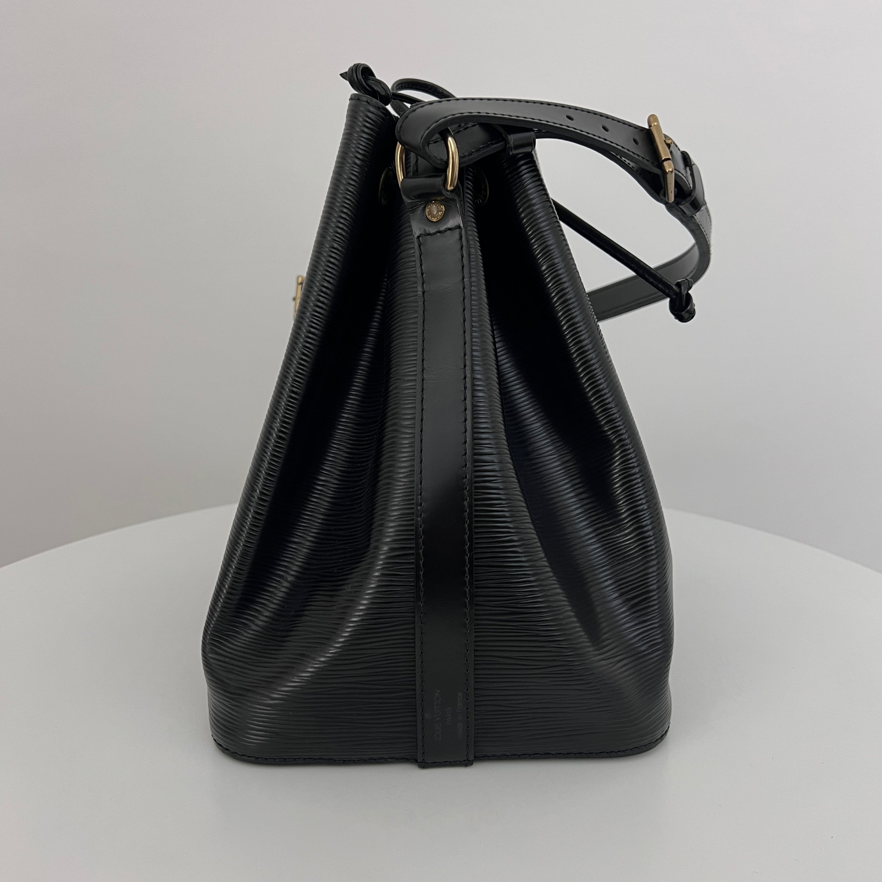 LOUIS VUITTON Petit Noe Bag Black Epi Leather Vintage 1993