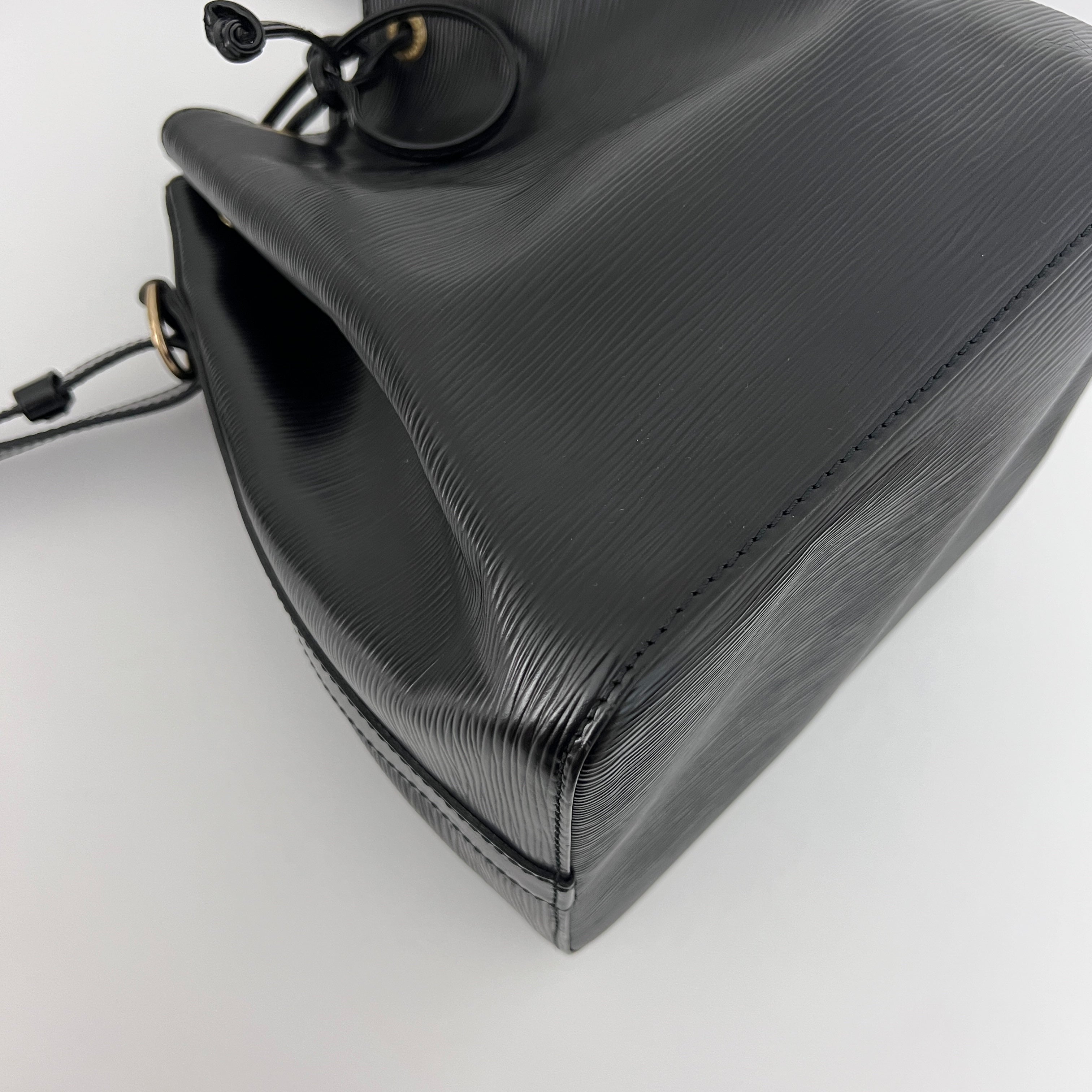 LOUIS VUITTON Petit Noe Bag Black Epi Leather Vintage 1993