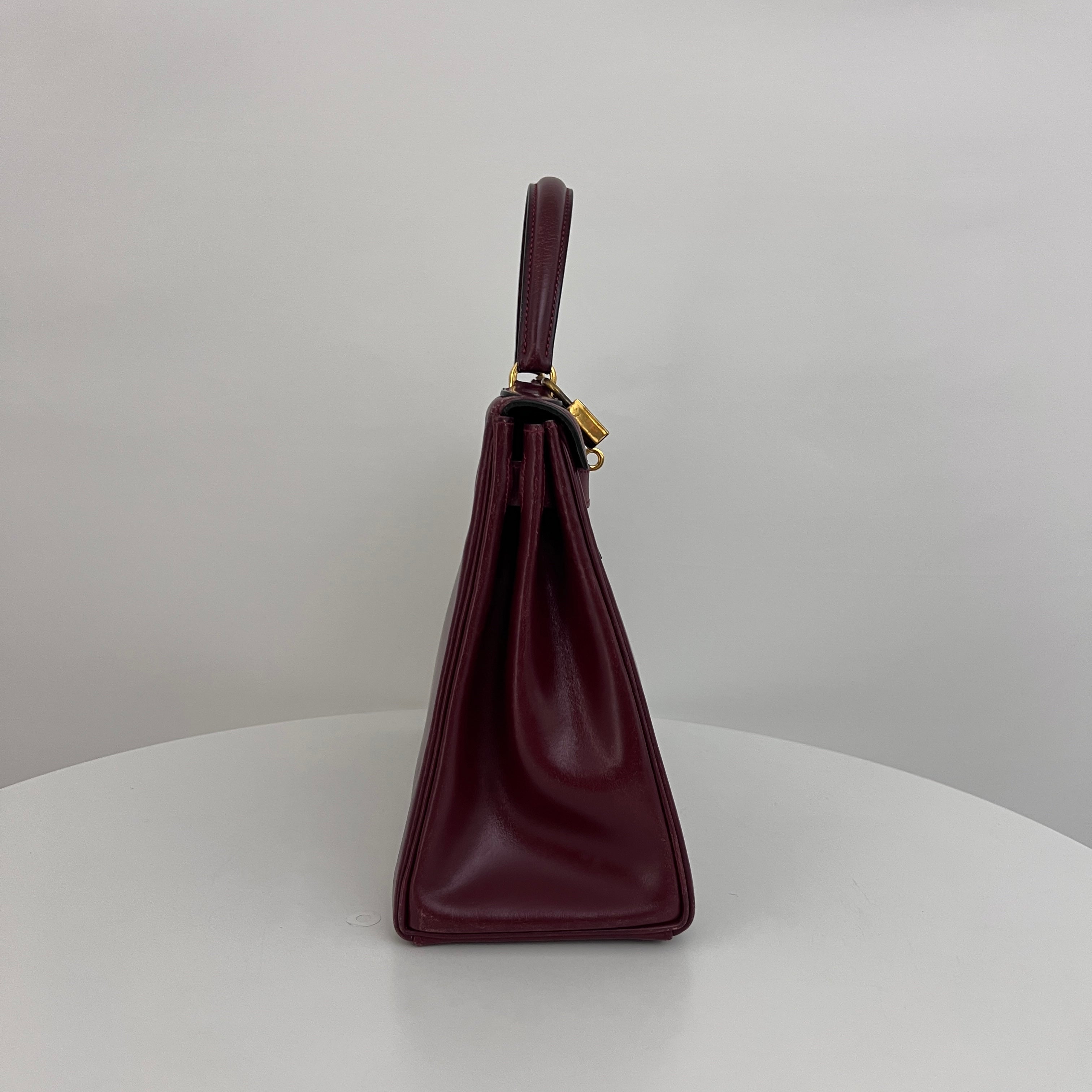 HERMÈS Kelly 28 Bordeaux Retourné Box Leather Bag