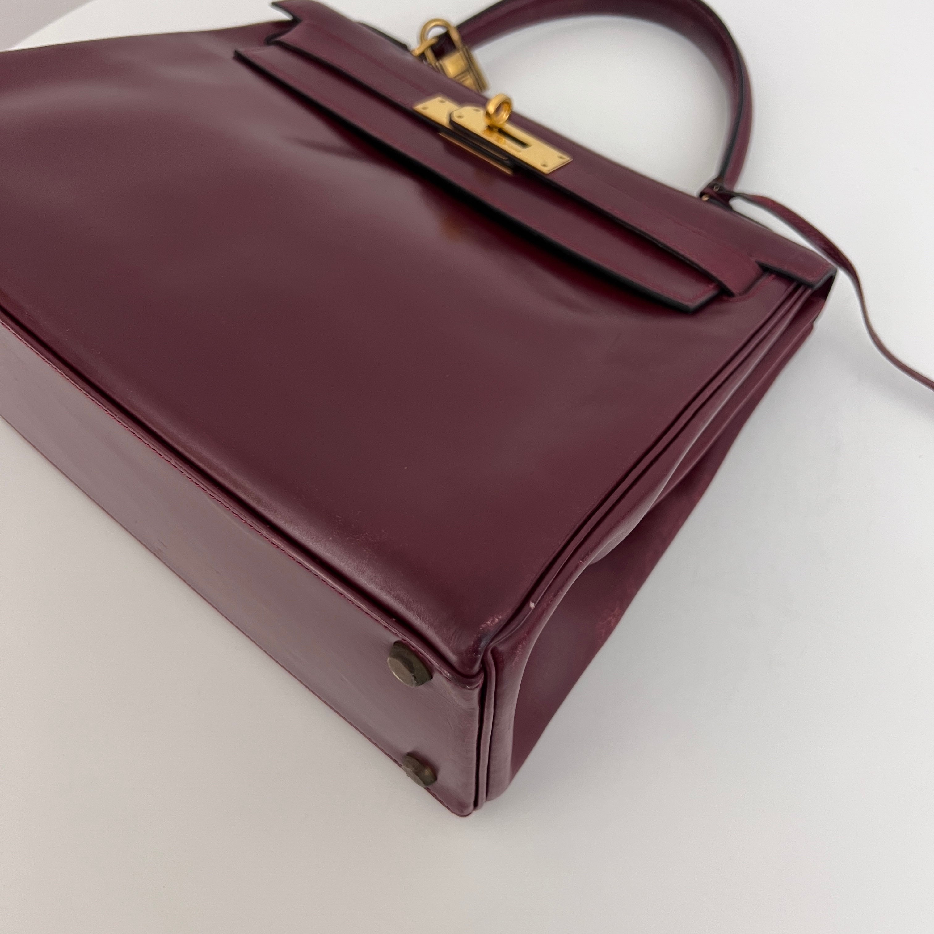 HERMÈS Kelly 28 Bordeaux Retourné Box Leather Bag