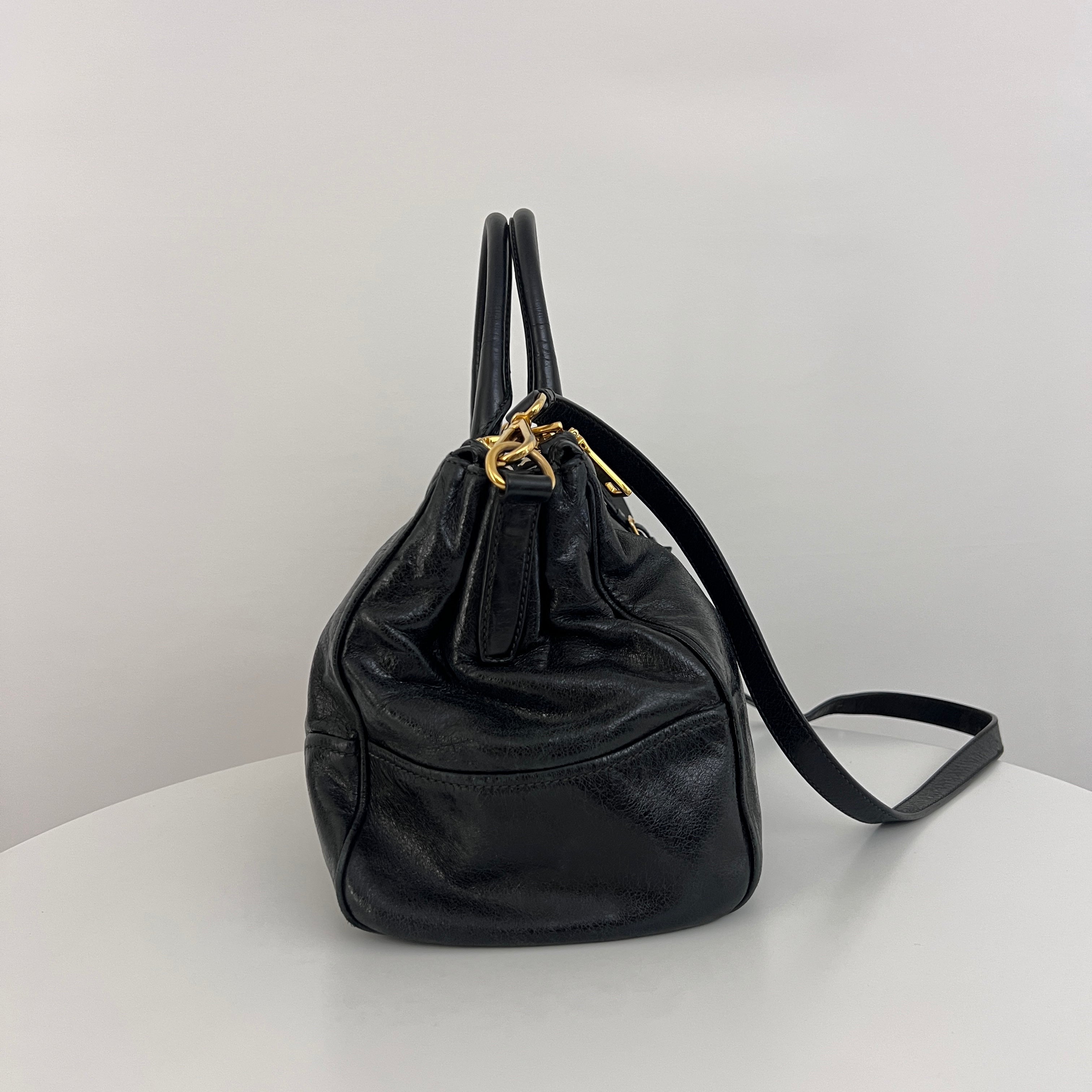 Sac à bandoulière PRADA Vitello Shine Satchel cuir grainé noir