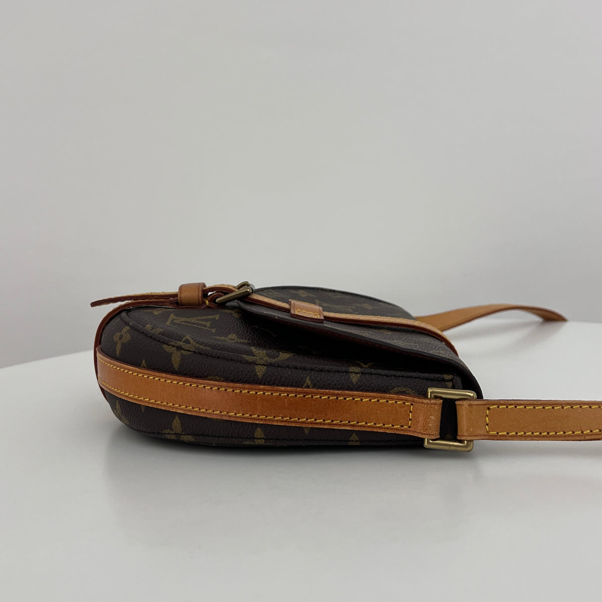Sac à bandoulière LOUIS VUITTON Chantilly PM toile et cuir marron vintage 1992