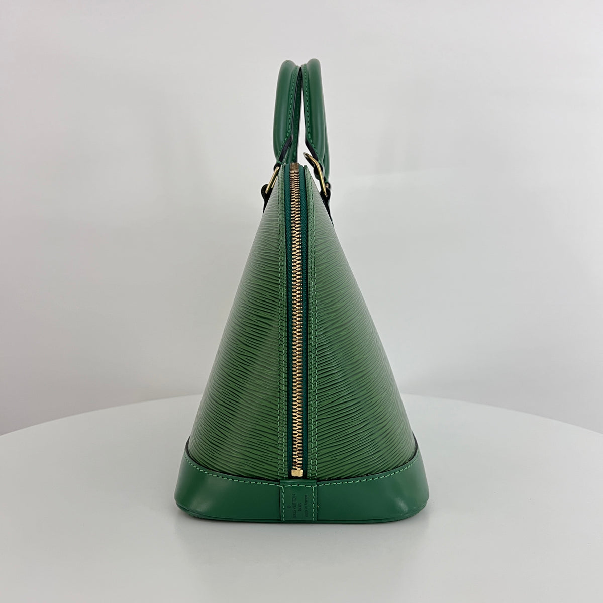 Sac à bandoulière LOUIS VUITTON Alma PM cuir épi vert vintage 1997