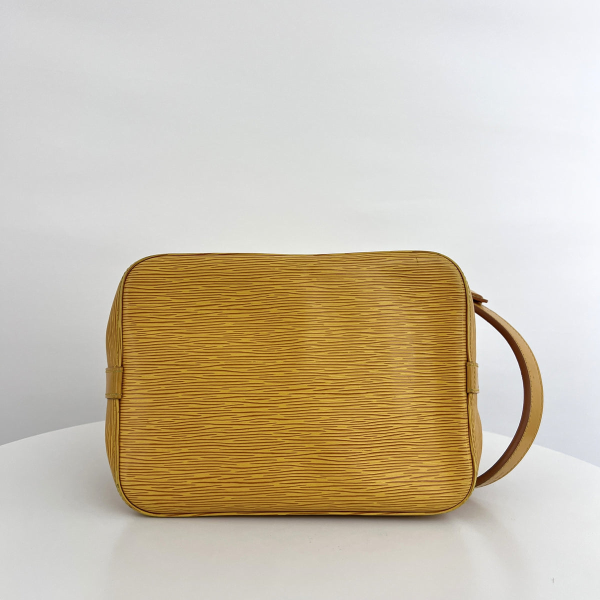 Sac LOUIS VUITTON Noé Petit cuir épi jaune vintage 1995