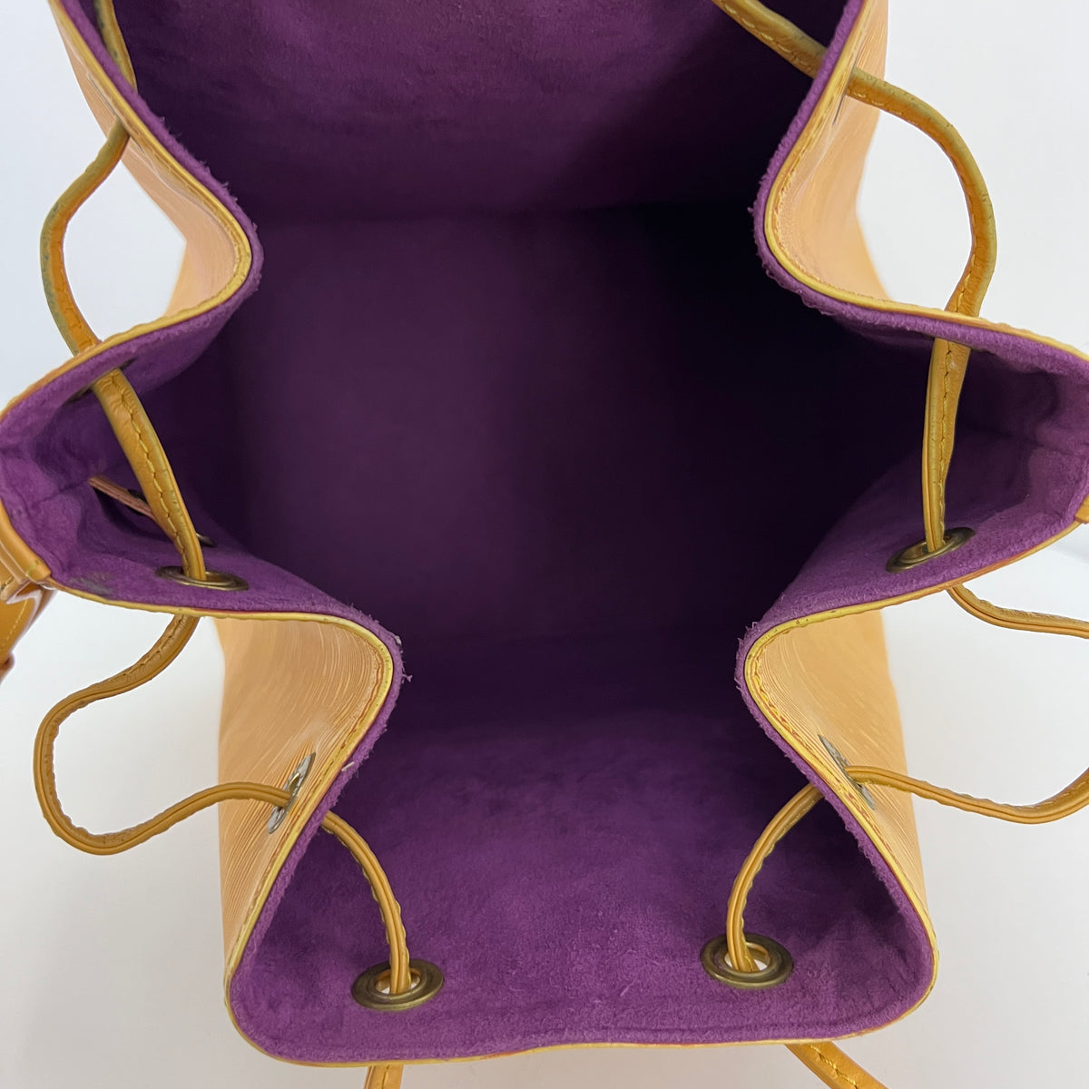 Sac LOUIS VUITTON Noé Petit cuir épi jaune vintage 1995