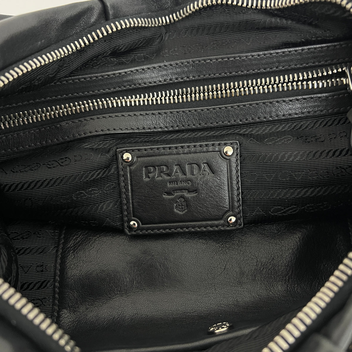 Sac PRADA Hobo Buckle cuir lisse noir